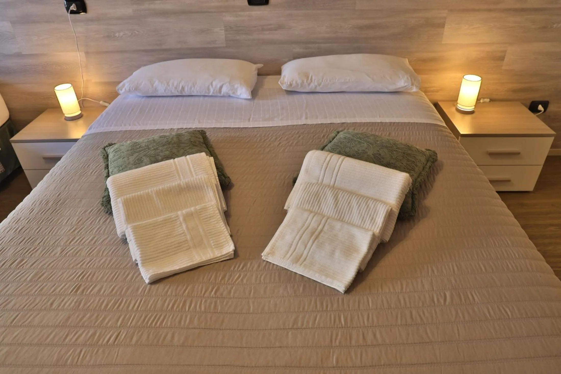 Bed in L'OPERA ROOMS