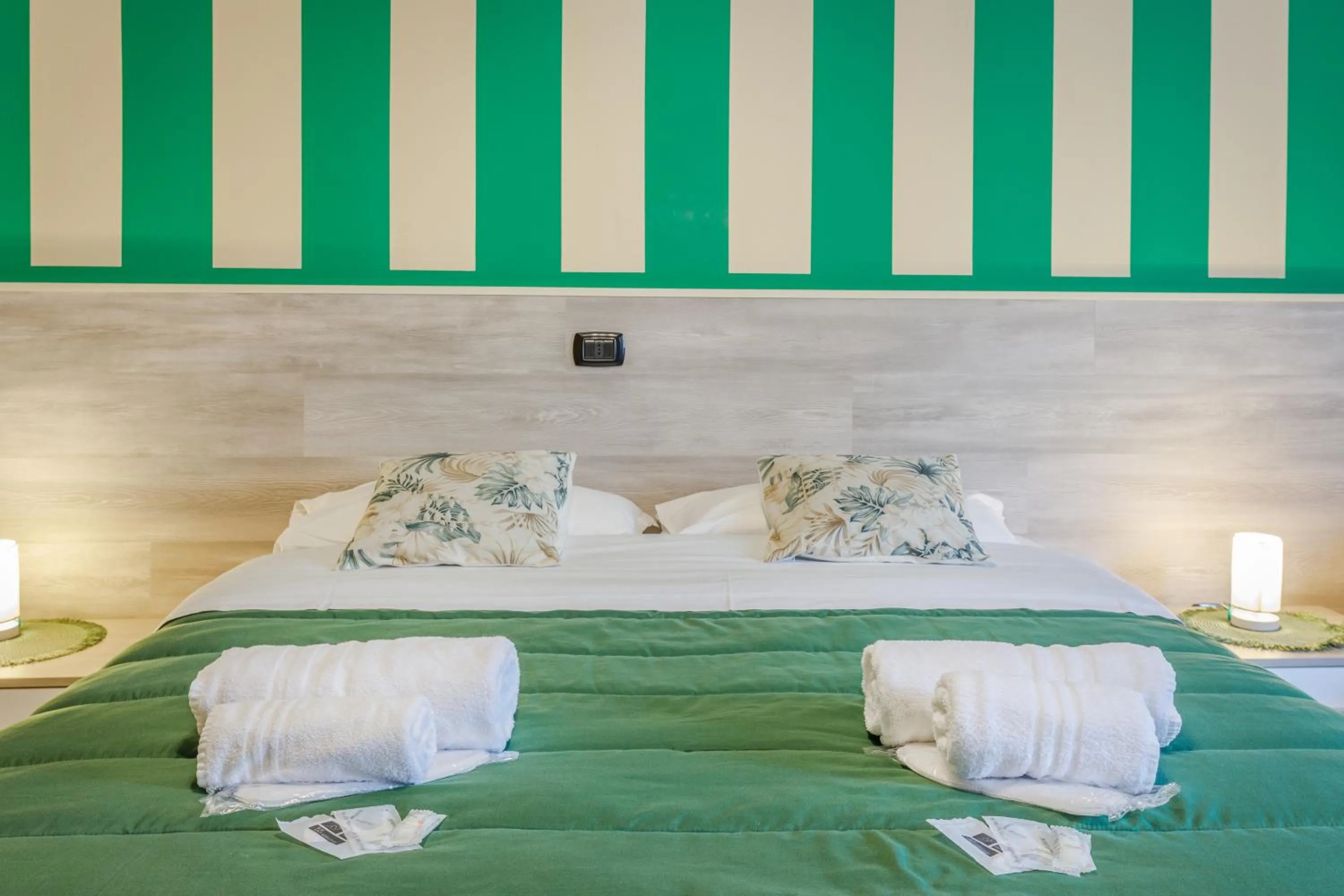 Bed in OPERA et LOVE - 200m dall'Arena con convenzione per Parcheggio e Colazione in pasticceria adiacente