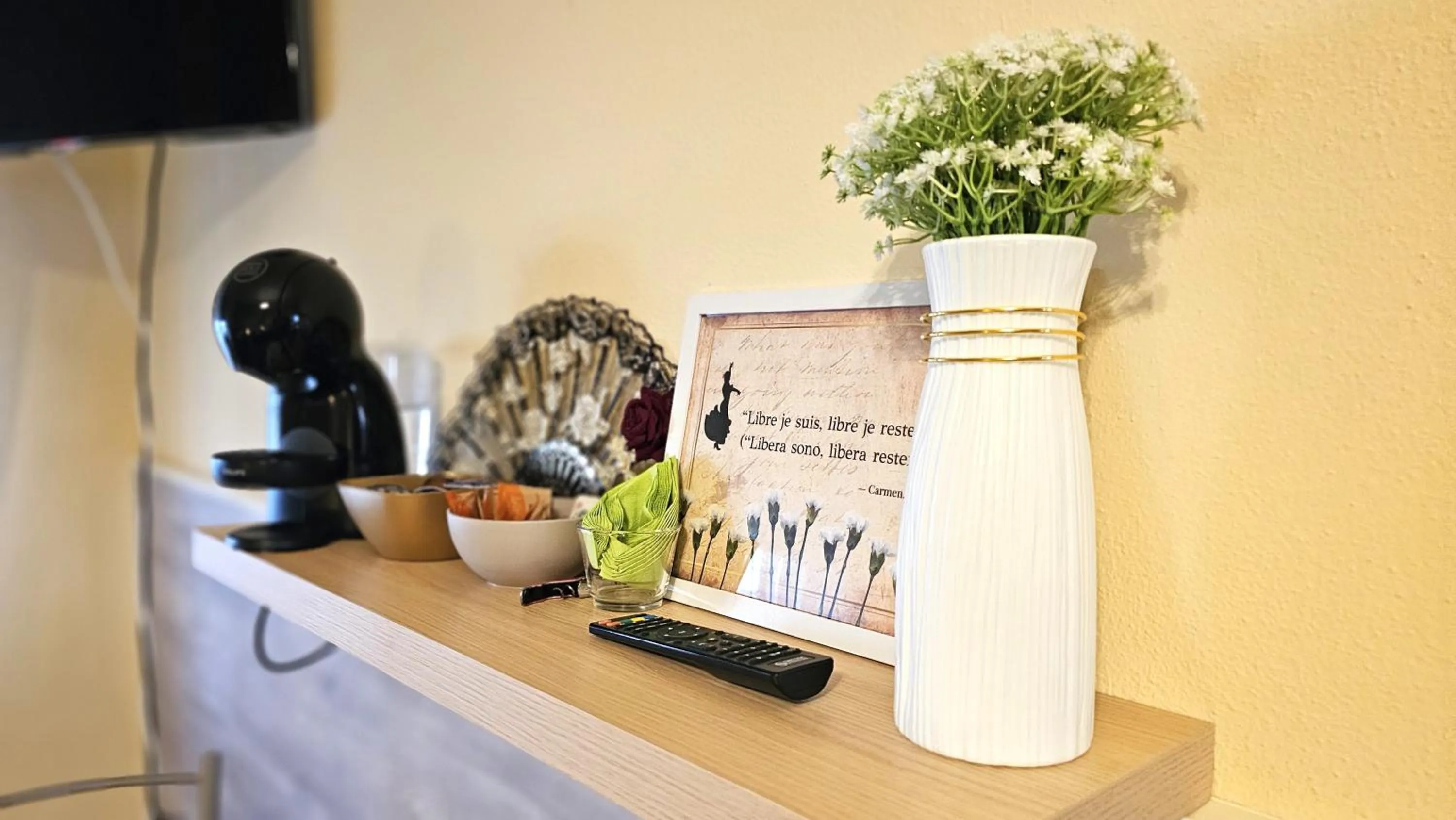 Decorative detail in Opera et Love