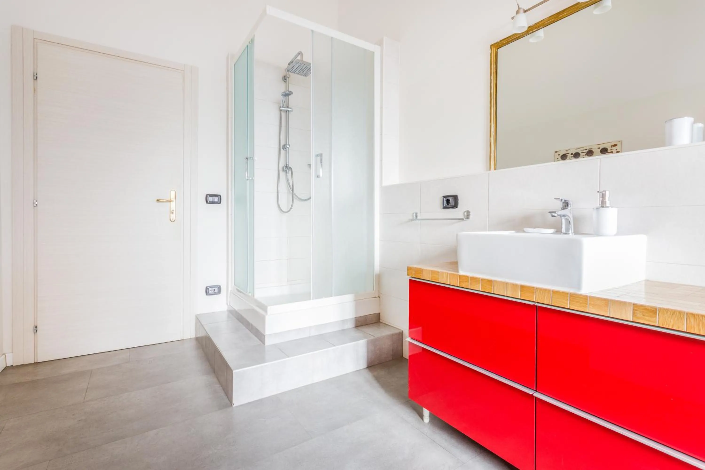 OPERA et LOVE - 200m dall'Arena con convenzione per Parcheggio e Colazione in pasticceria adiacente