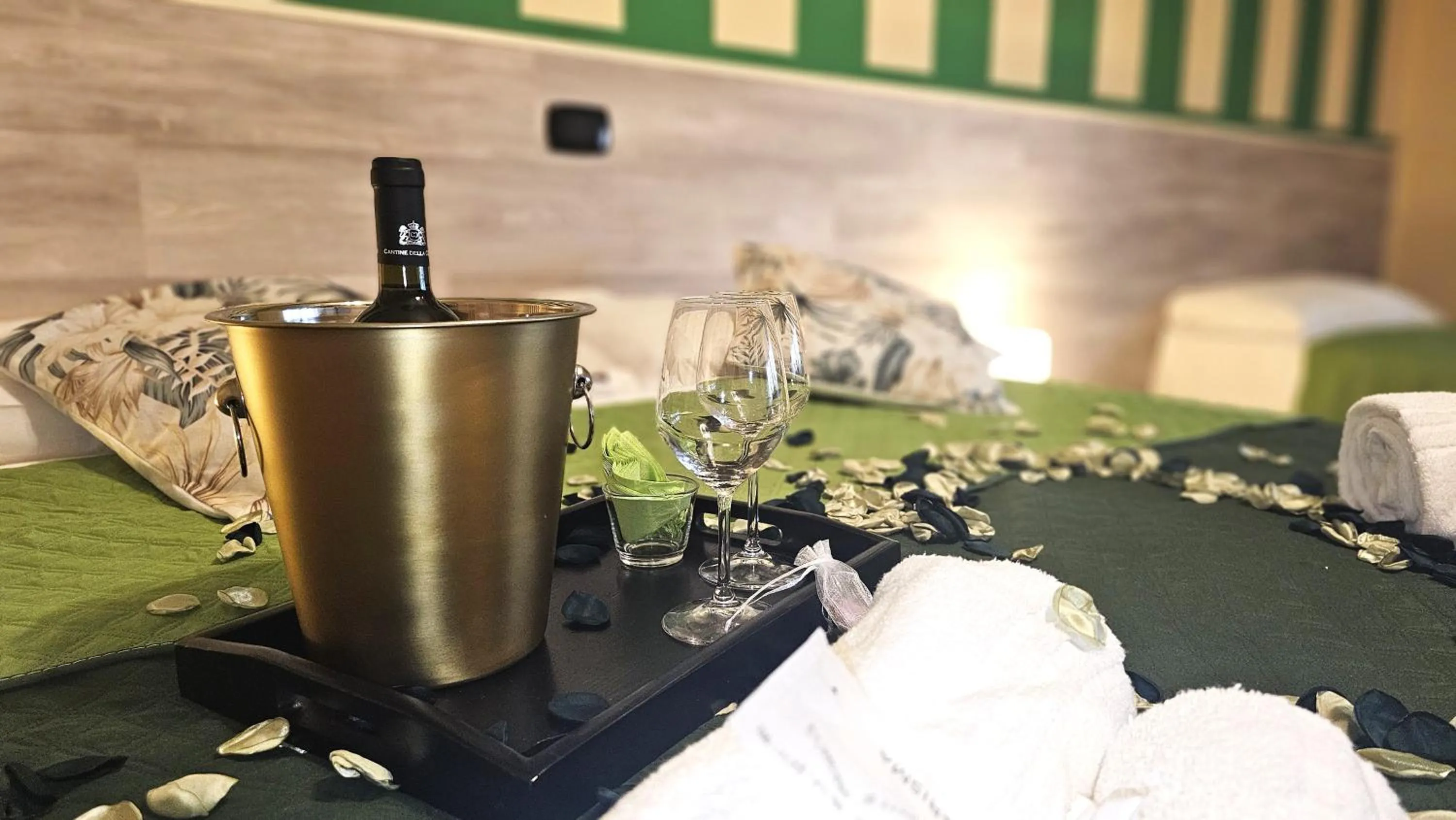 Bed in Opera et Love