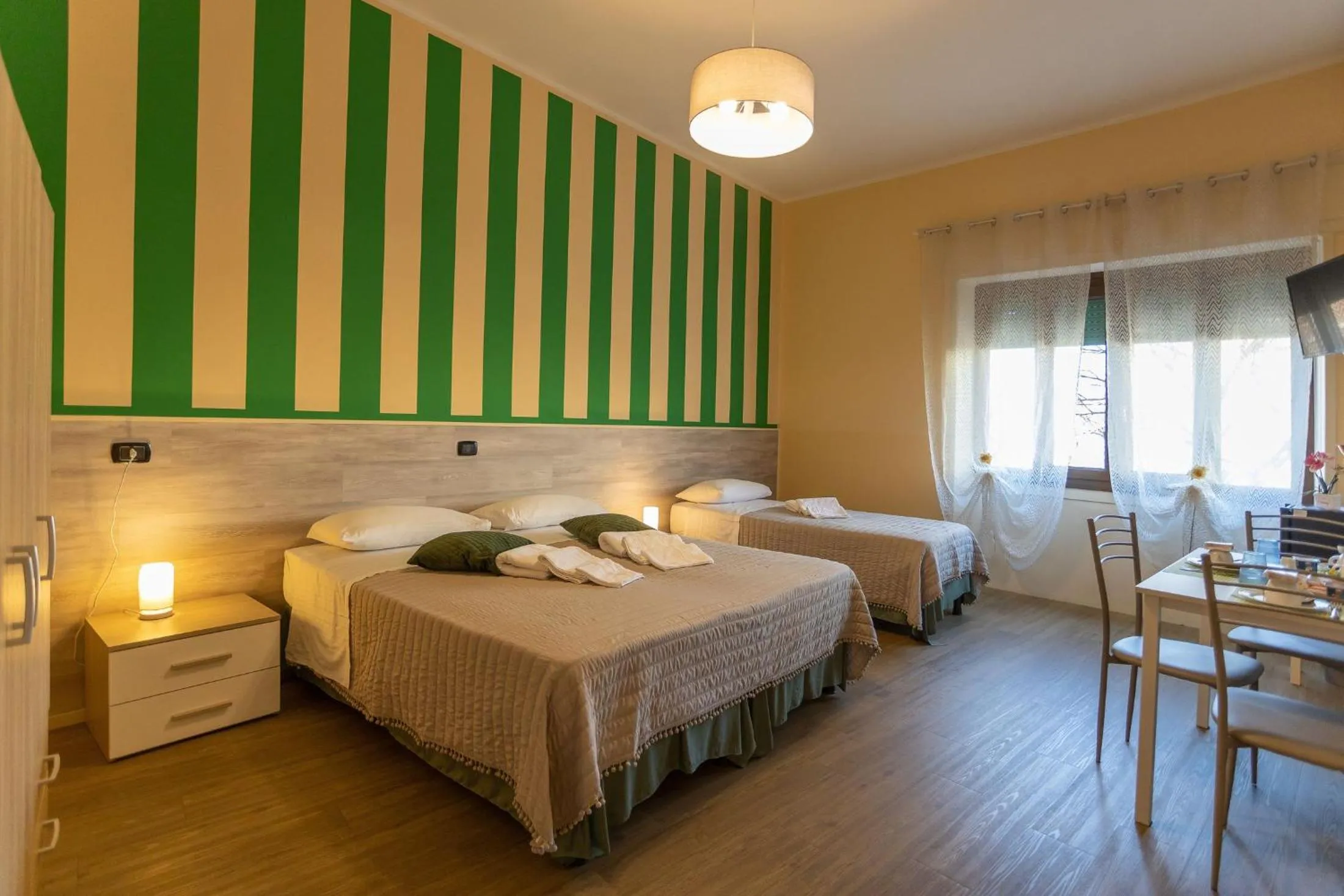 Photo of the whole room, Bed in L'OPERA ROOMS