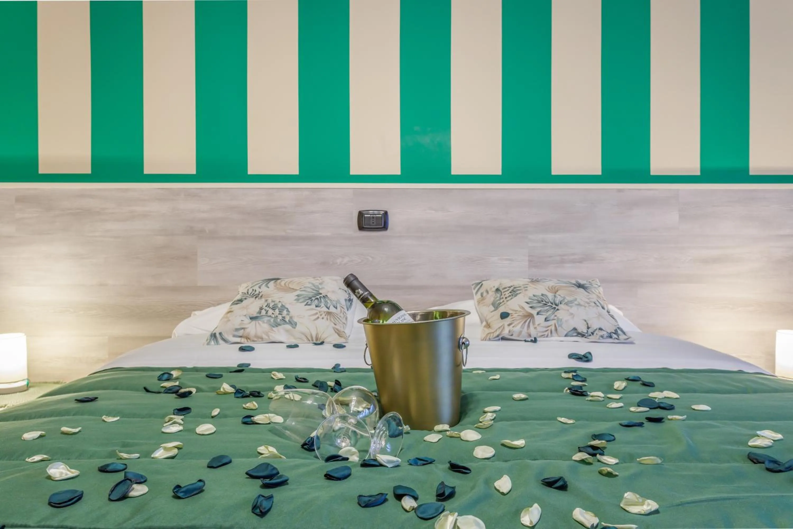 Bed in OPERA et LOVE - 200m dall'Arena con convenzione per Parcheggio e Colazione in pasticceria adiacente