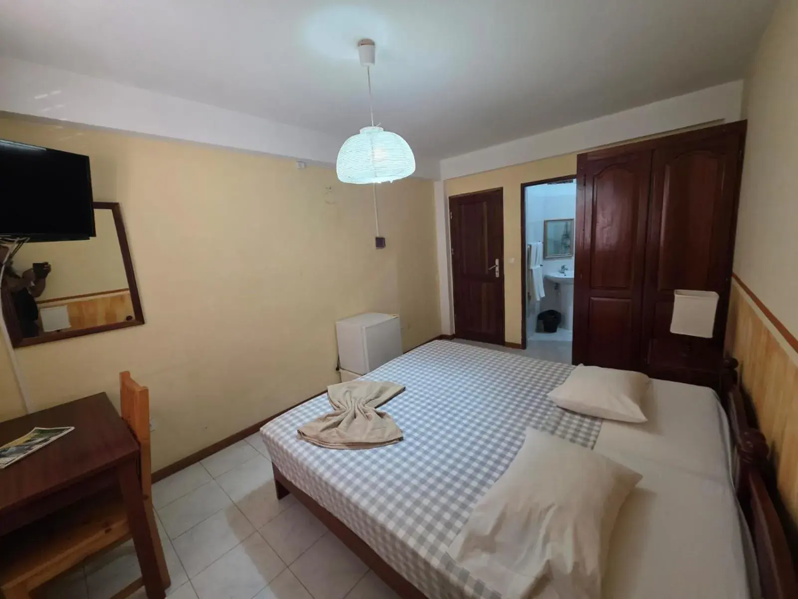 Double or Twin Room with Balcony - single occupancy in Residencial Raiar Double or Twin Room with Balcony - single occupancy in Residencial Raiar