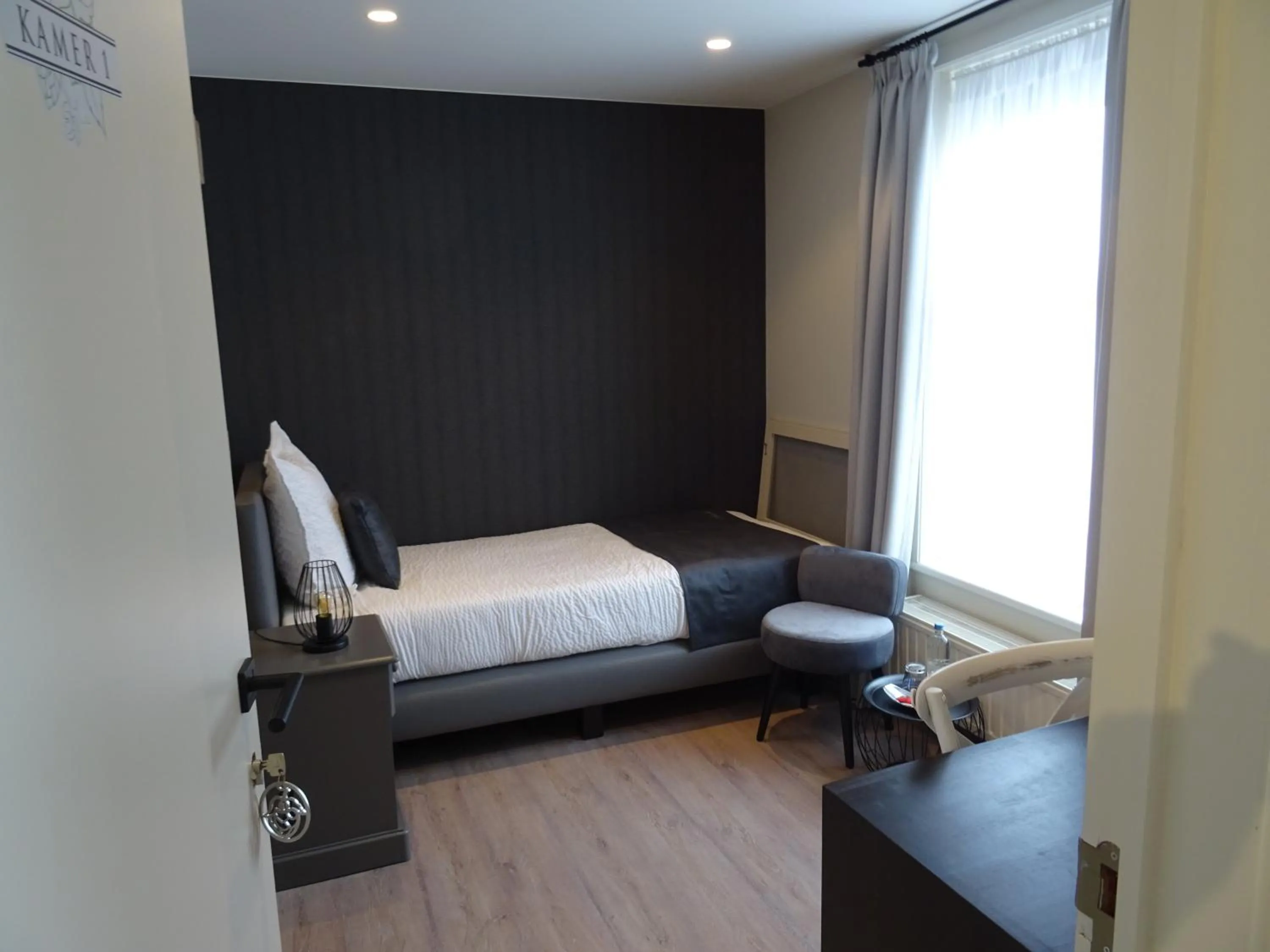 Photo of the whole room, Bed in D'Hommelbelle