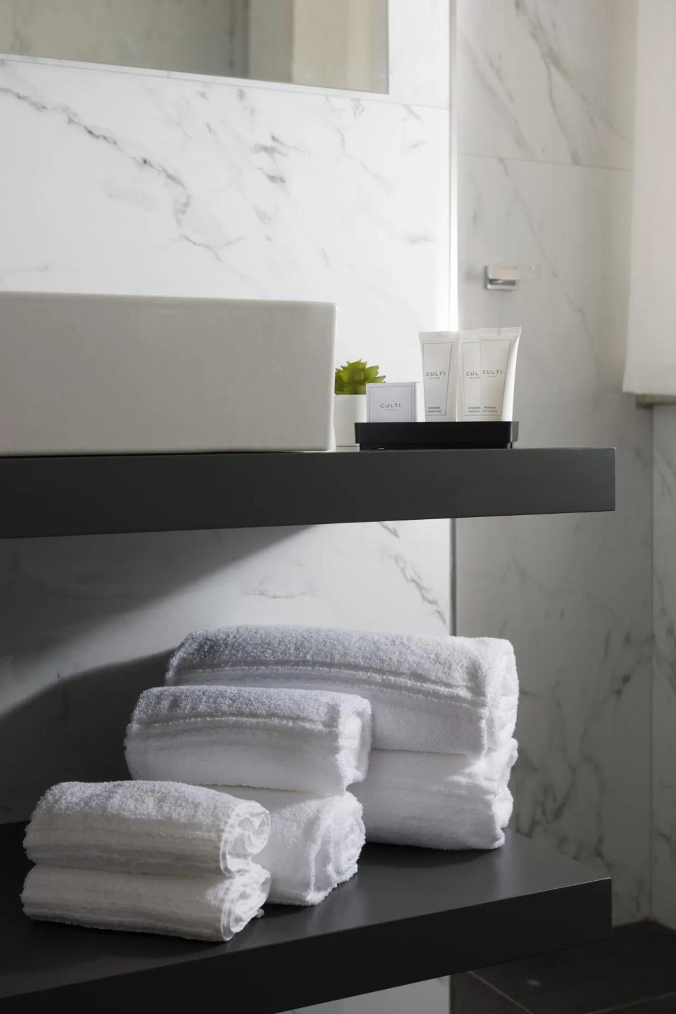 Bathroom in TURINHOMETOWN Residence Apartments