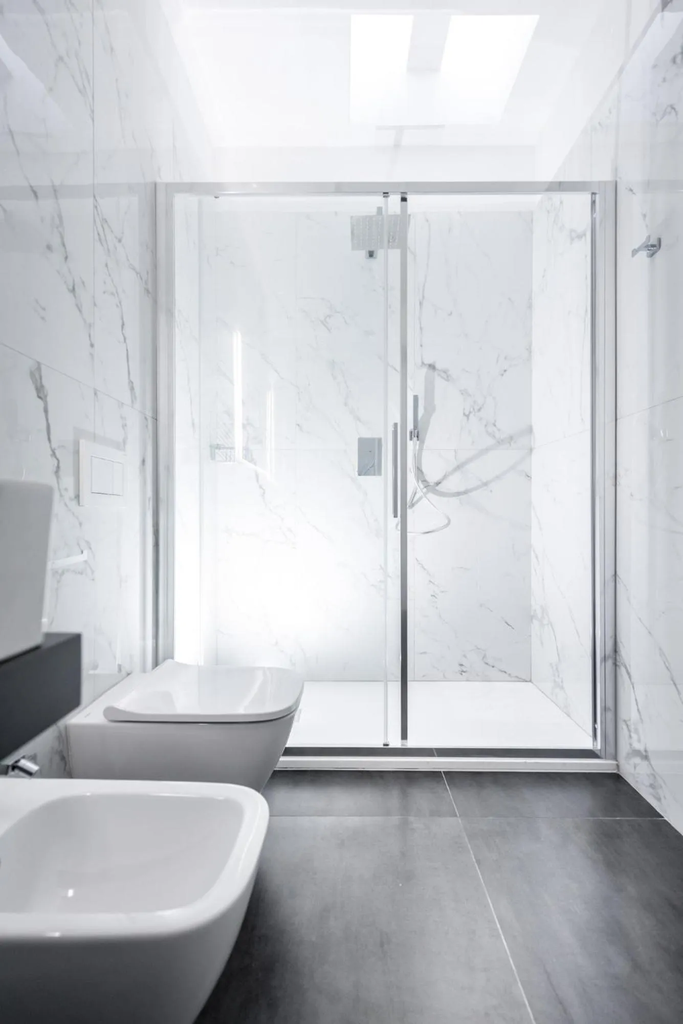 Shower in TURINHOMETOWN Residence Apartments