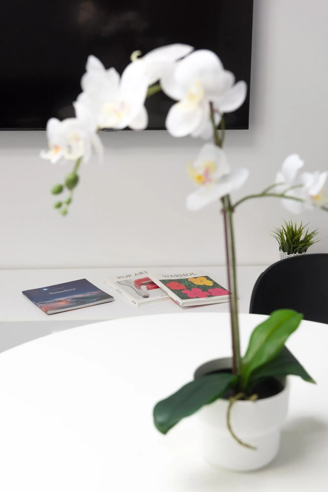 TV and multimedia in TURINHOMETOWN Residence Apartments