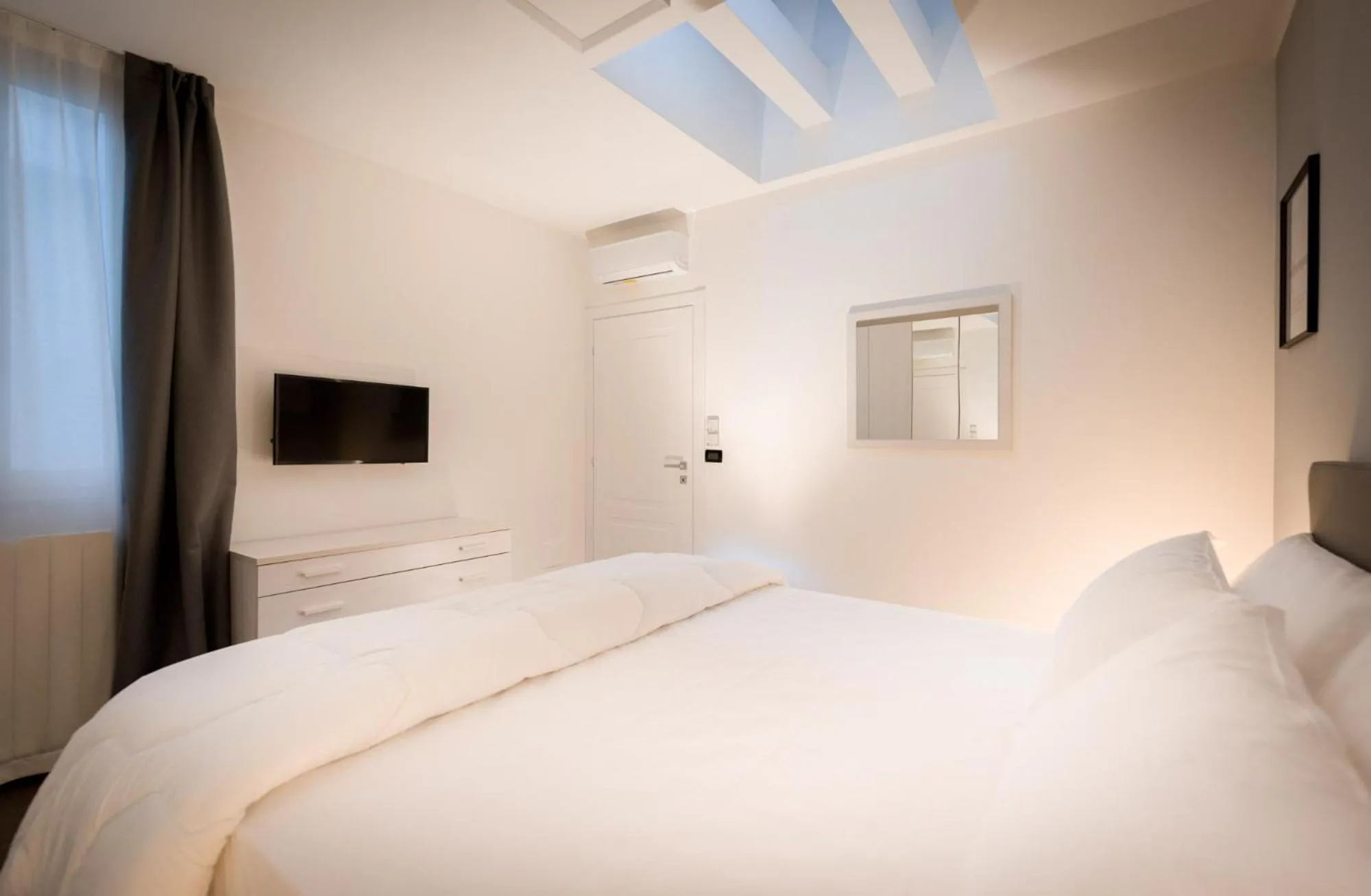 Bed in TURINHOMETOWN Residence Apartments