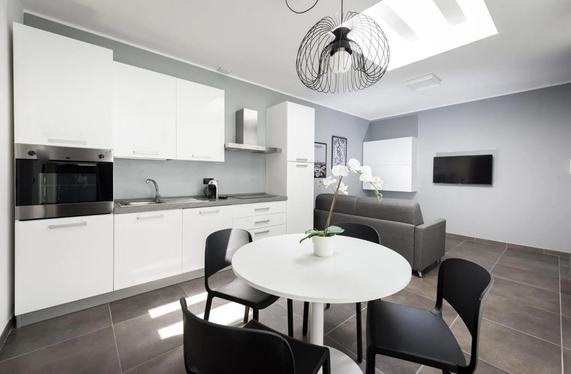 TV and multimedia in TURINHOMETOWN Residence Apartments