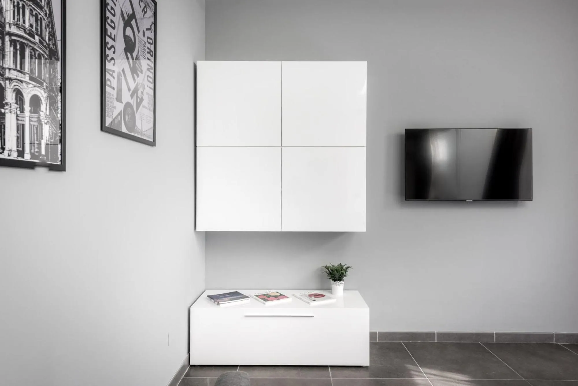 TV and multimedia in TURINHOMETOWN Residence Apartments