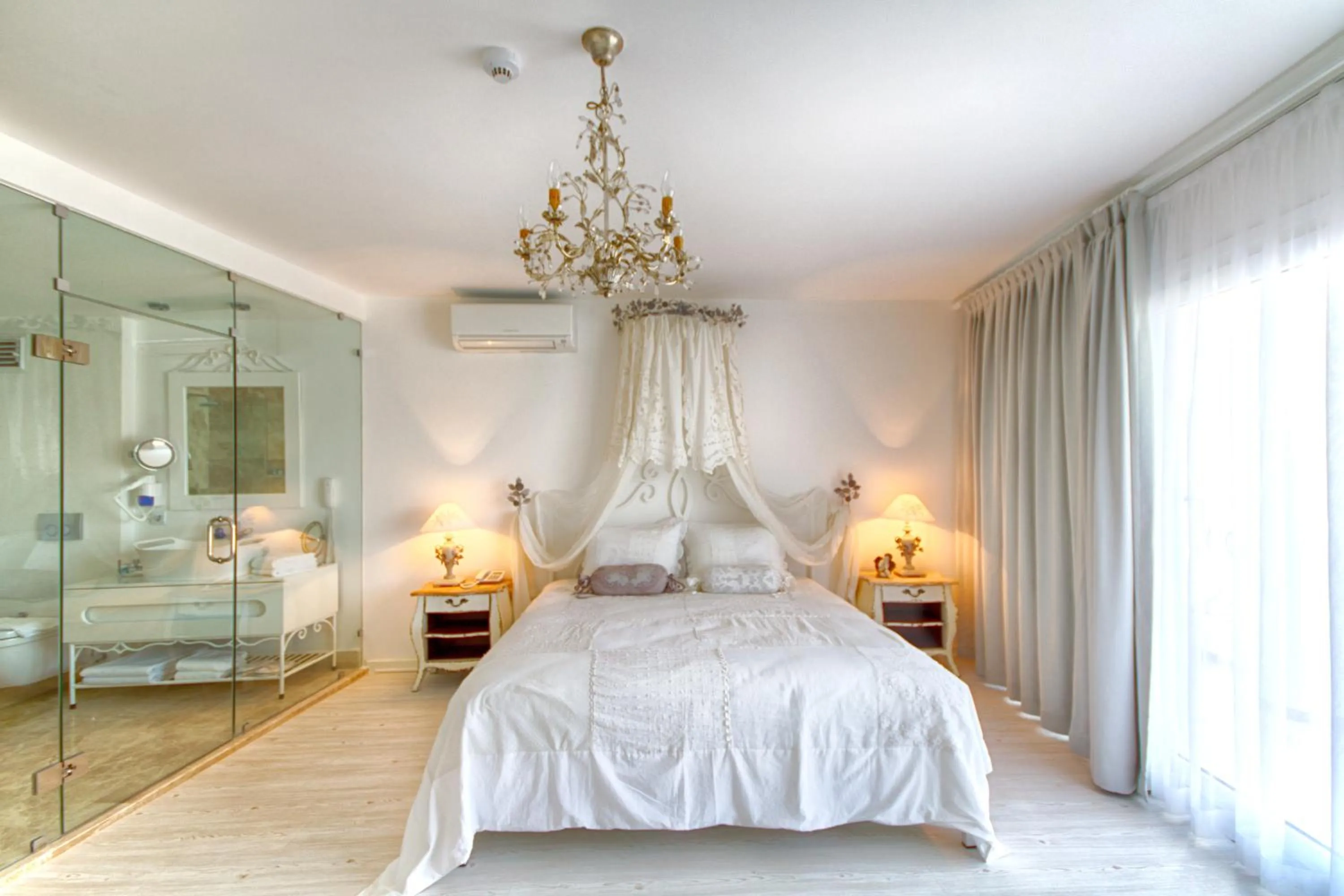 Bed in Yalicapkini Boutique Hotel