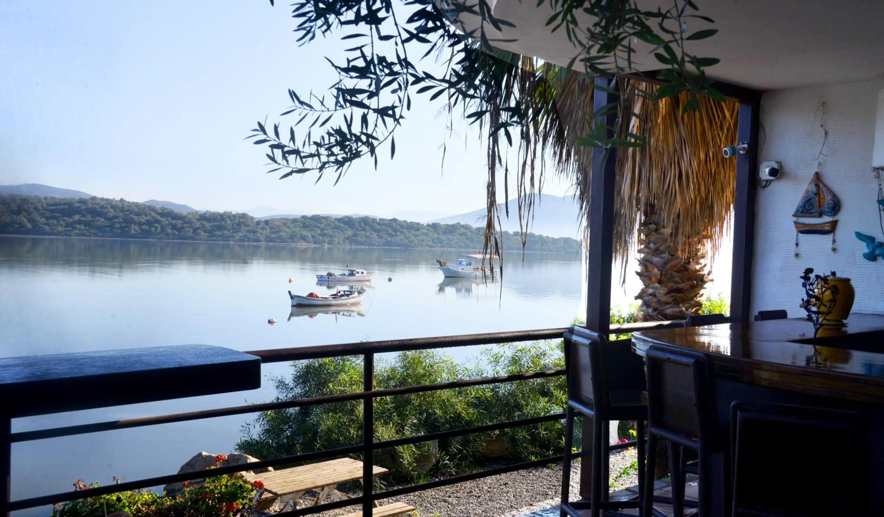 Lounge or bar in Yalicapkini Boutique Hotel