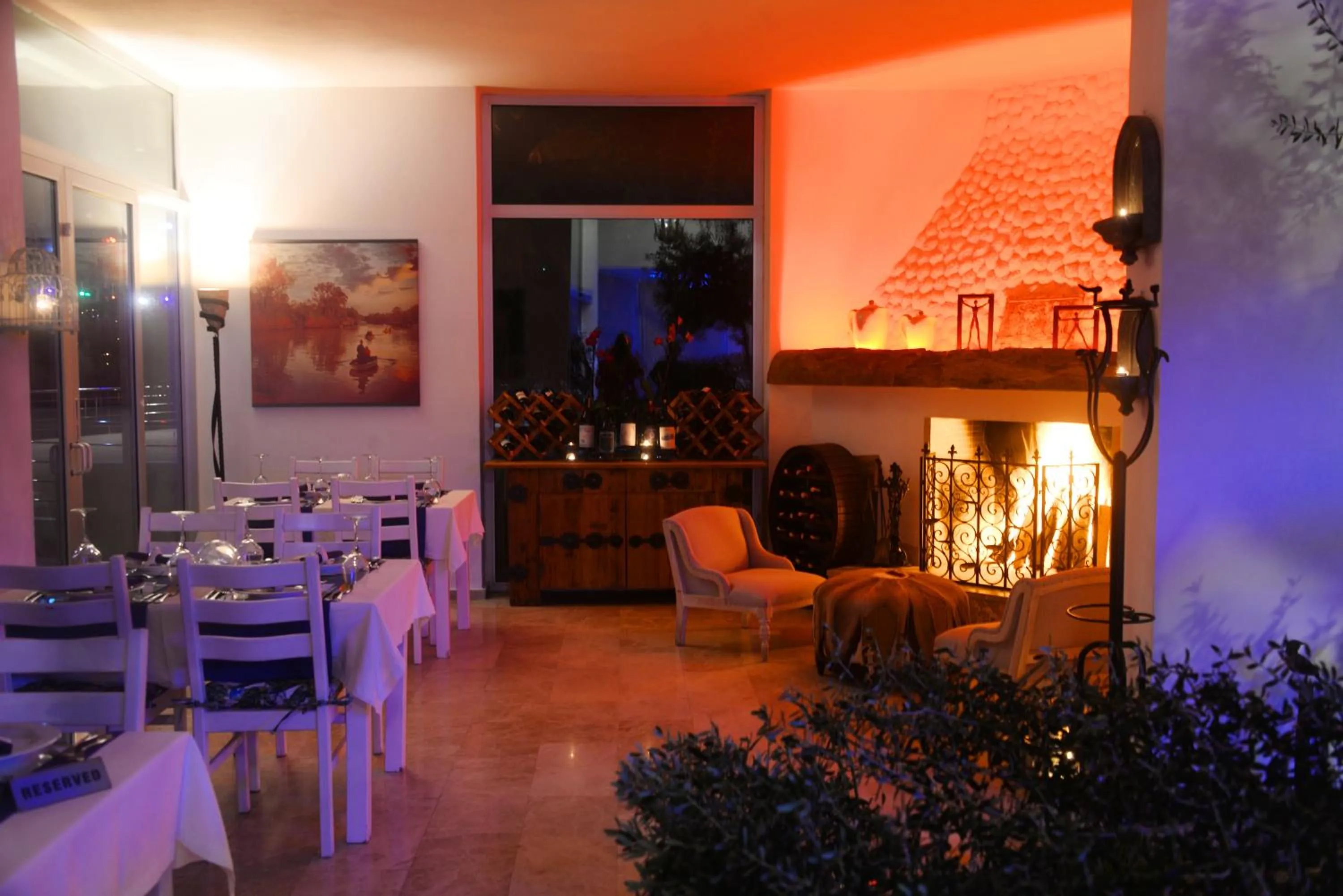 Restaurant/places to eat in Yalicapkini Boutique Hotel