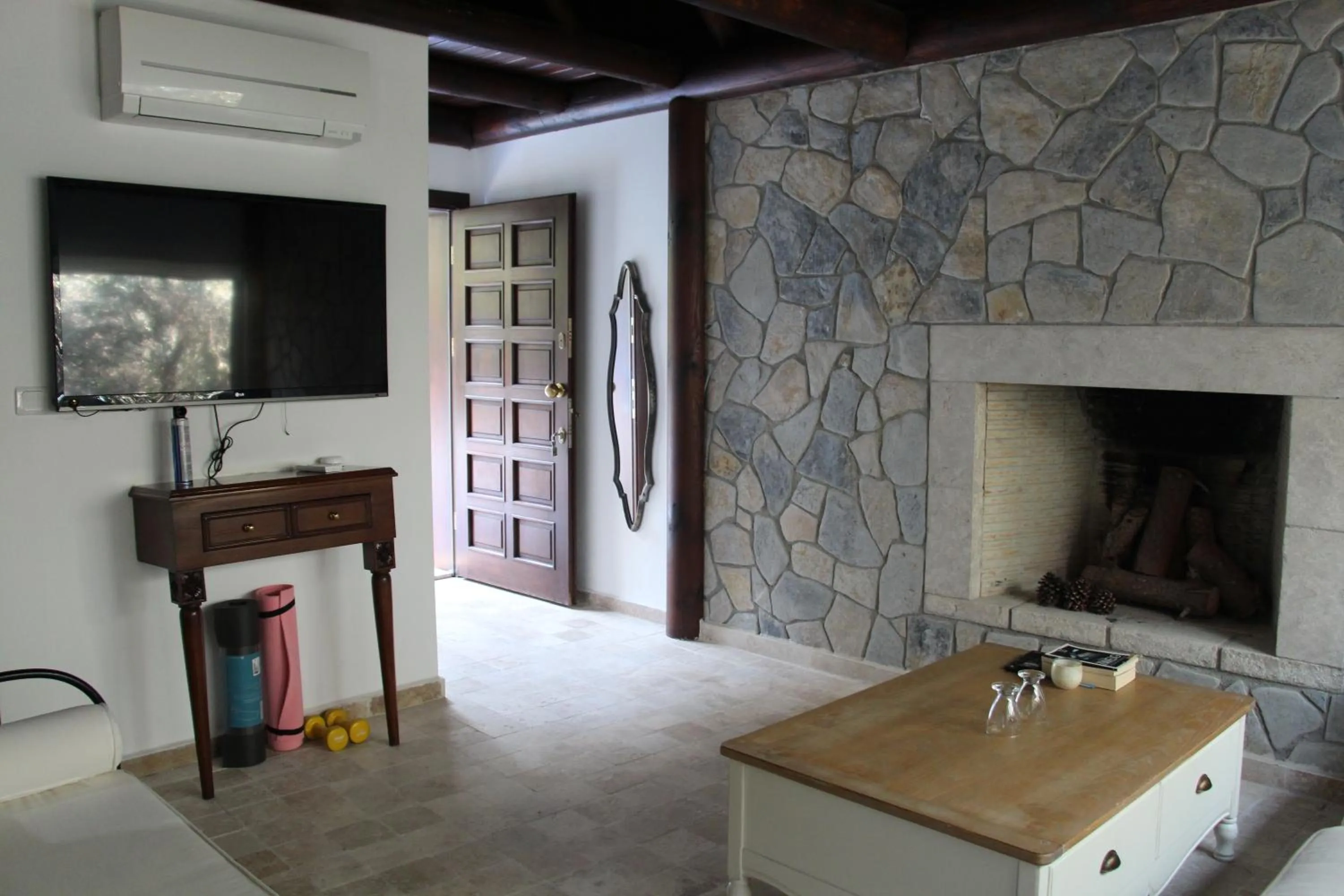 Decorative detail in Yalicapkini Boutique Hotel