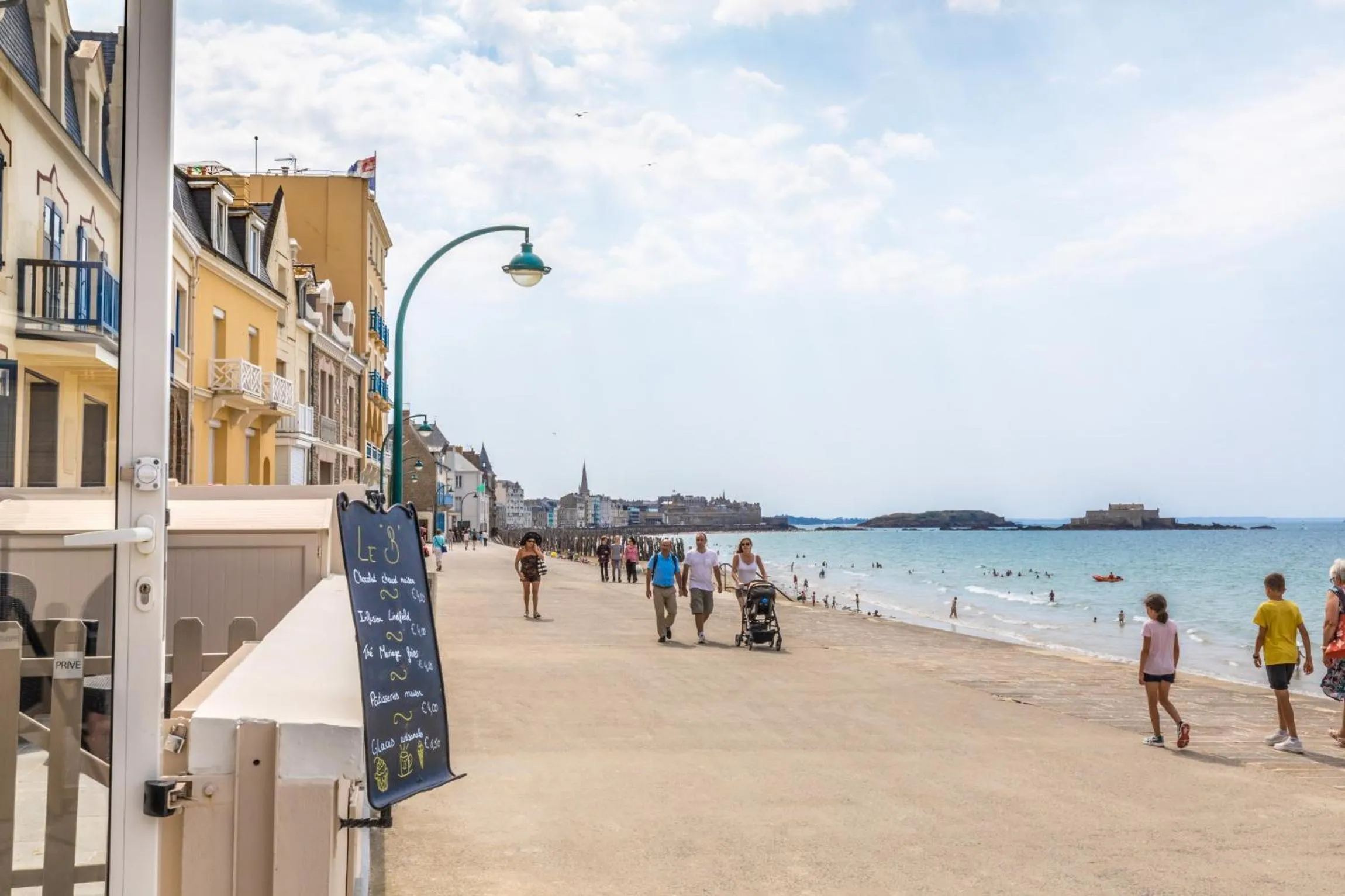 Patio in Hôtel Le Beaufort