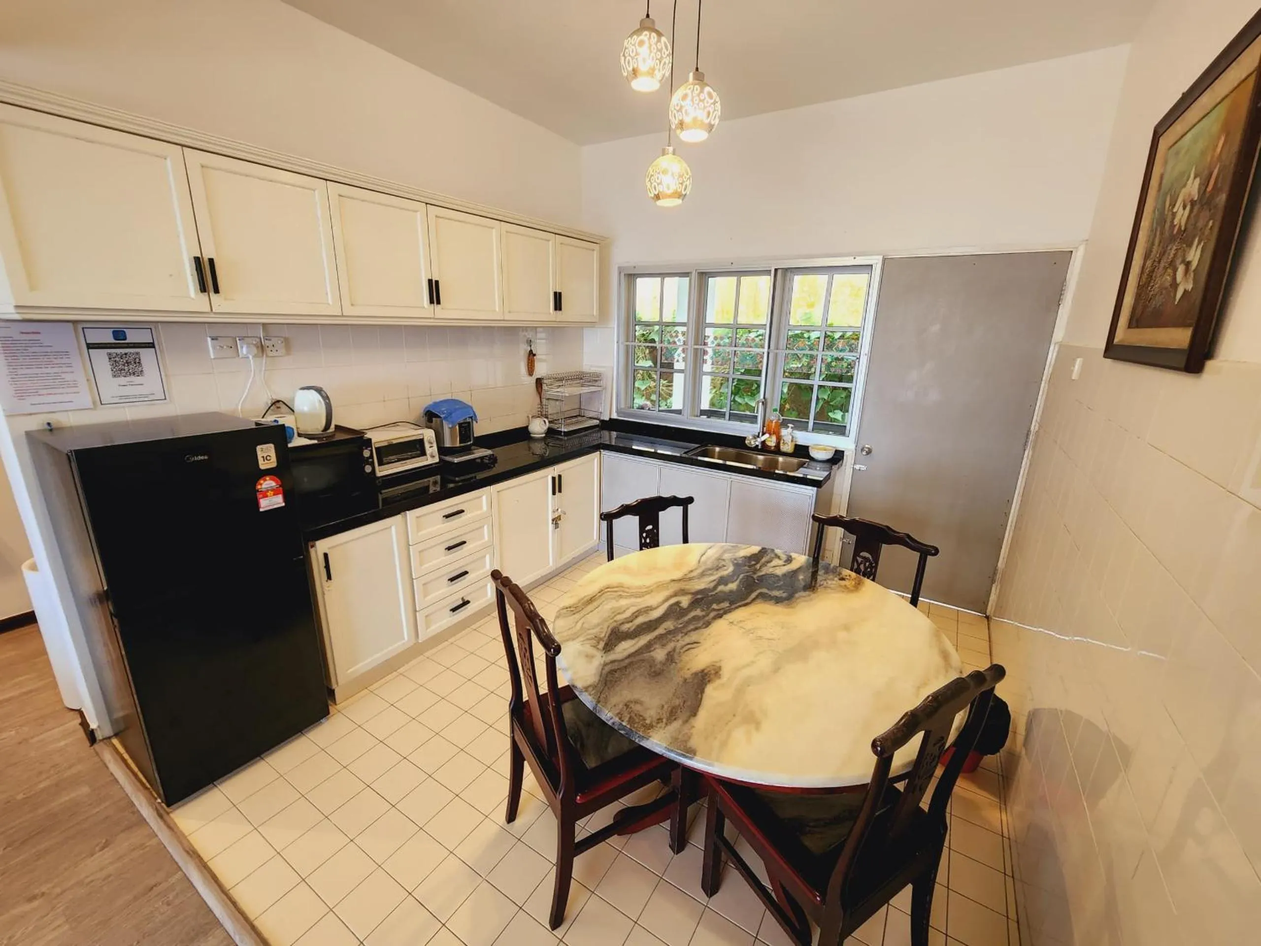 Kitchen or kitchenette in Little England B5-2 Fraser Panorama