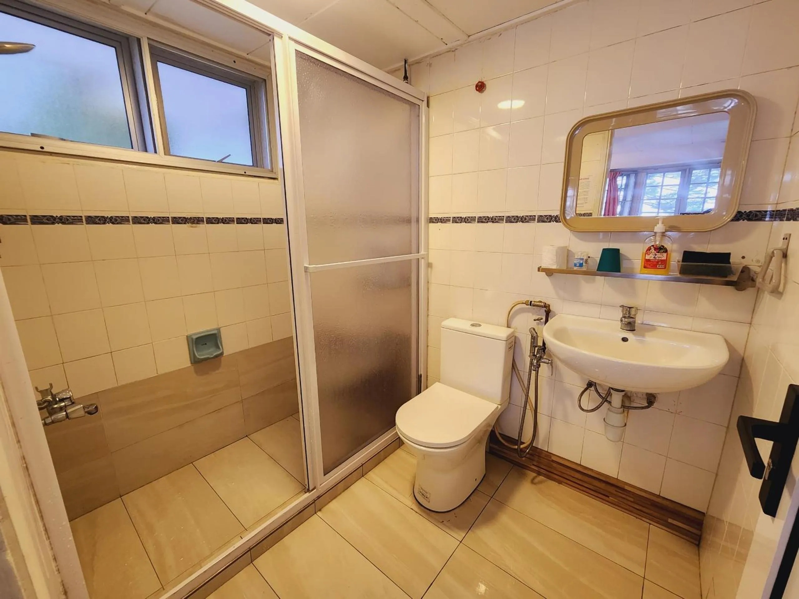 Shower in Little England B5-2 Fraser Panorama