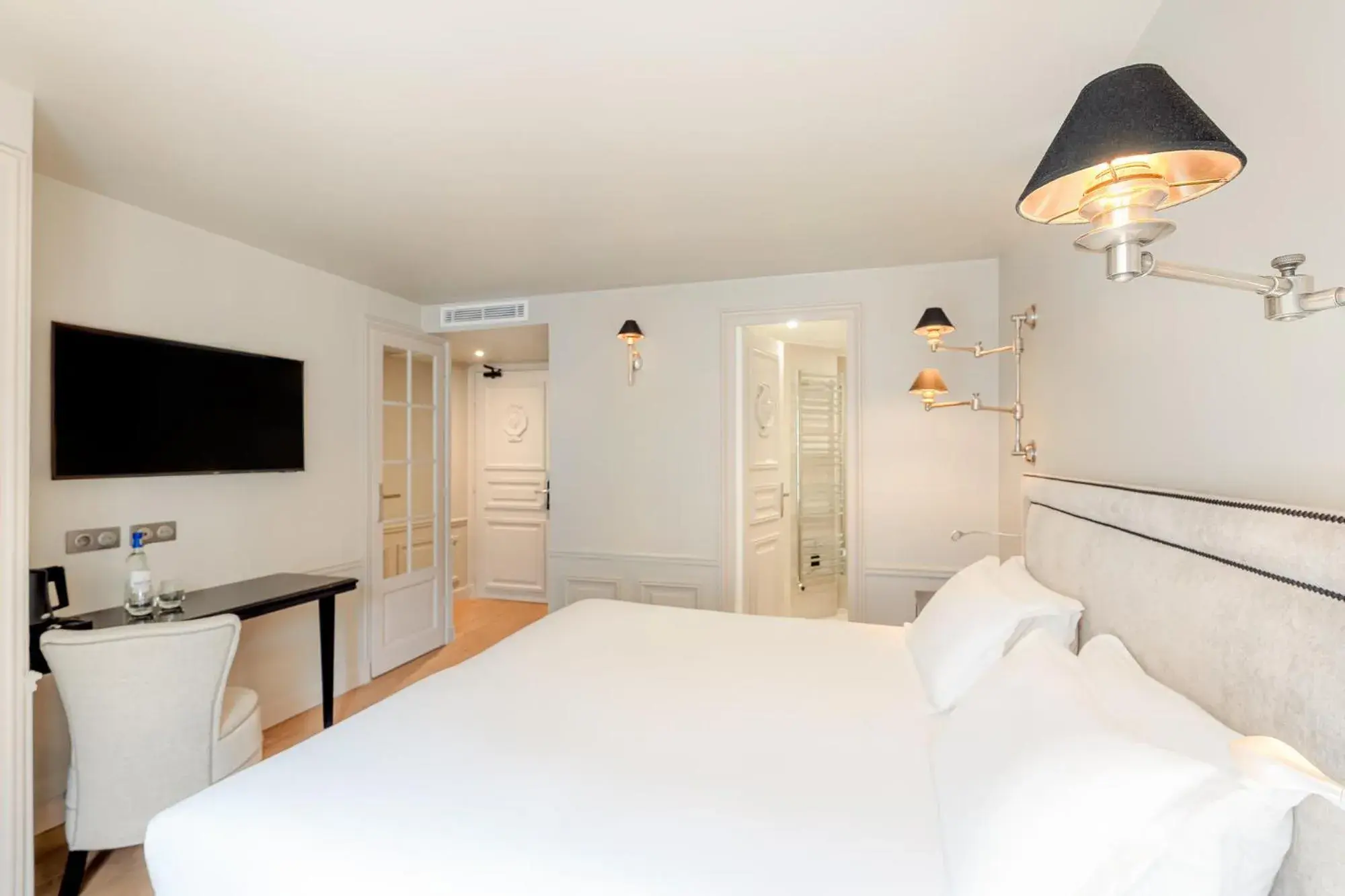 Bed in Hotel Résidence Des Arts - Saint-Germain Bed in Hotel Résidence Des Arts - Saint-Germain