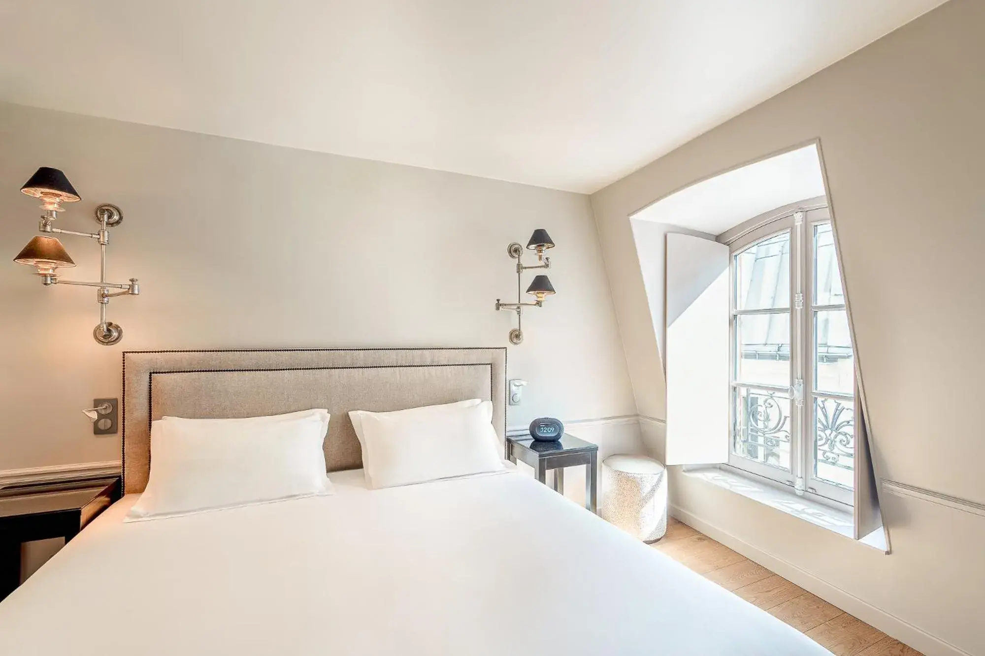 Double or Twin Room in Hotel Résidence Des Arts - Saint-Germain Double or Twin Room in Hotel Résidence Des Arts - Saint-Germain