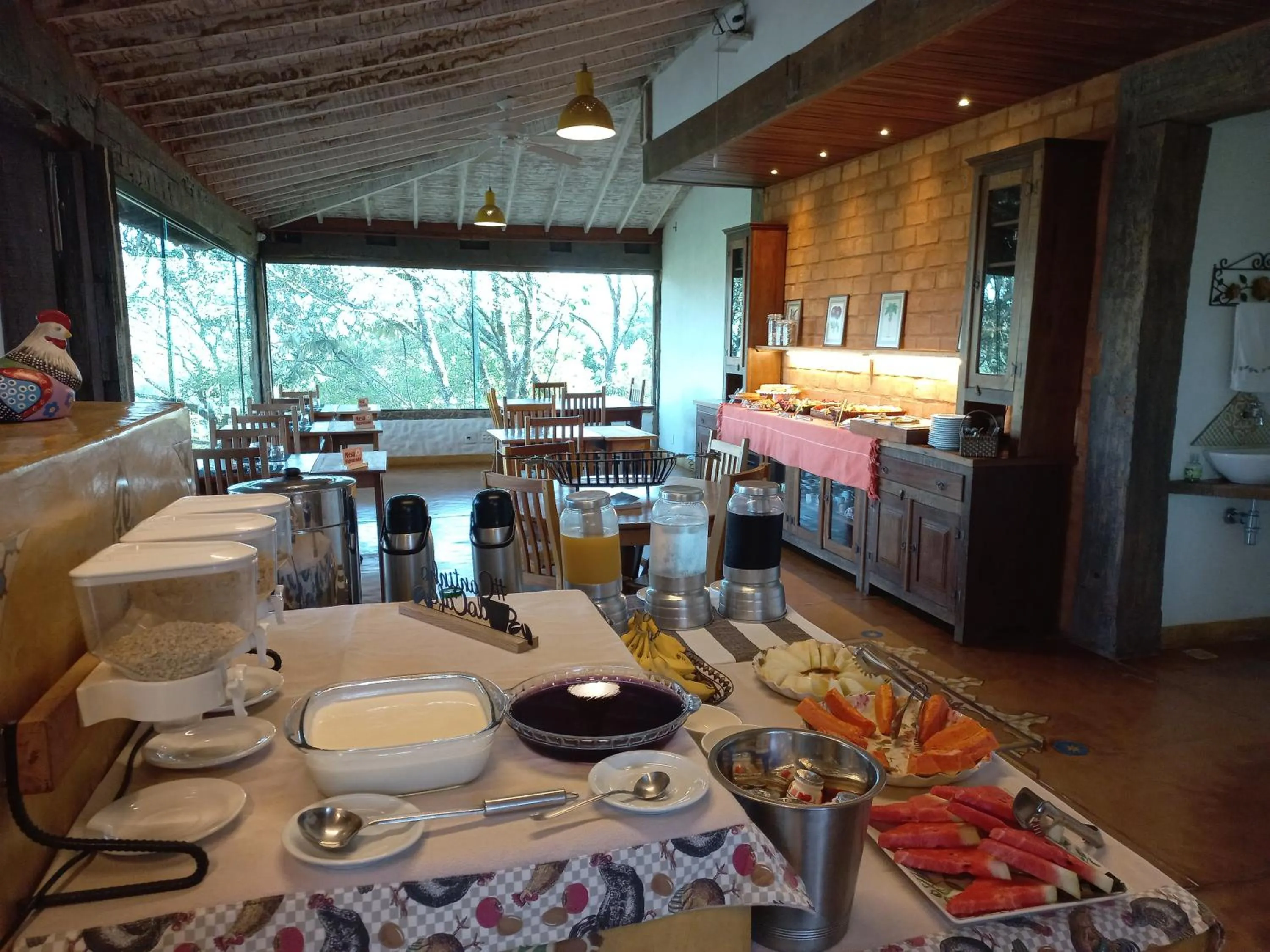 Buffet breakfast in Pousada Cantares