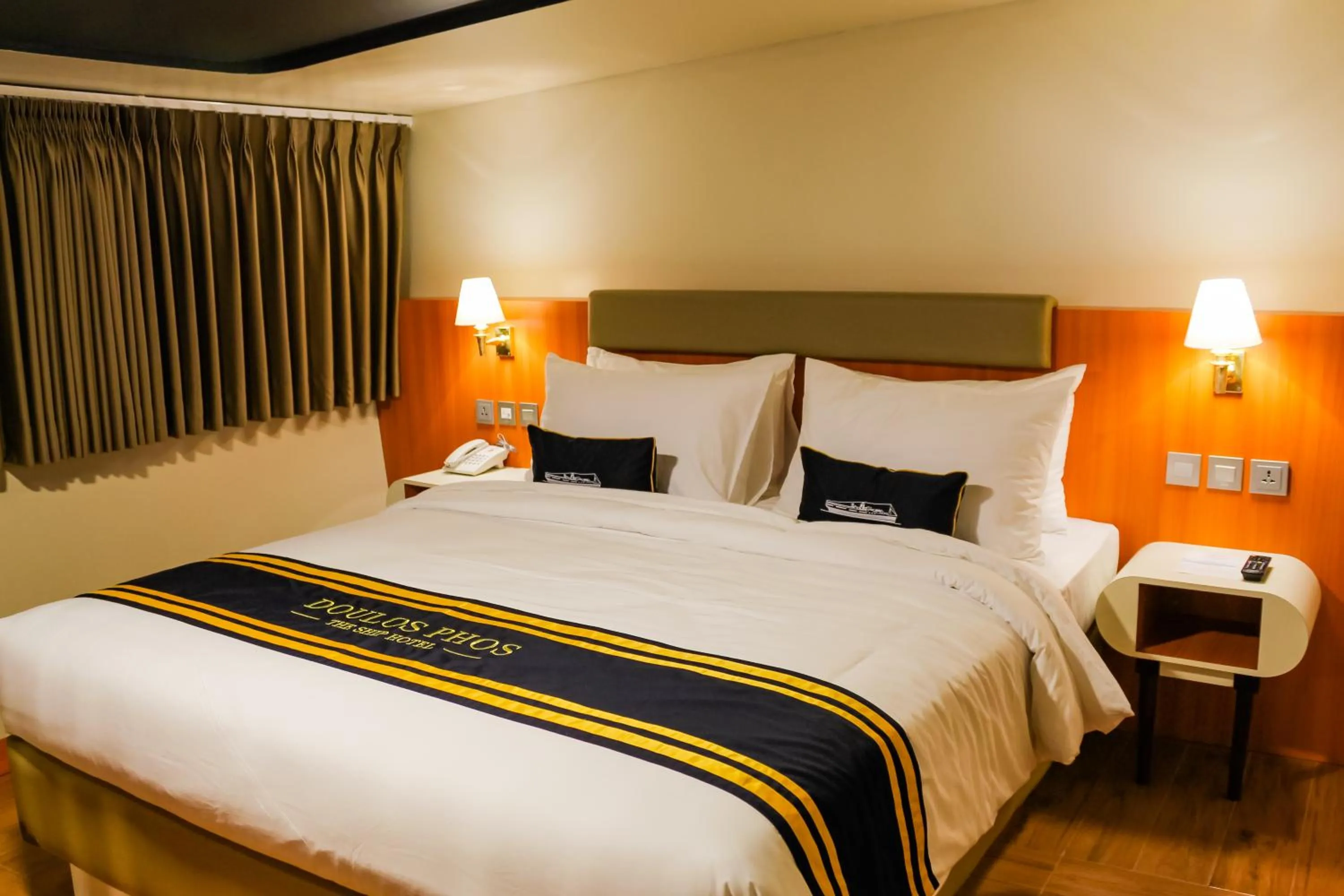 Bed in Doulos Phos The Ship Hotel