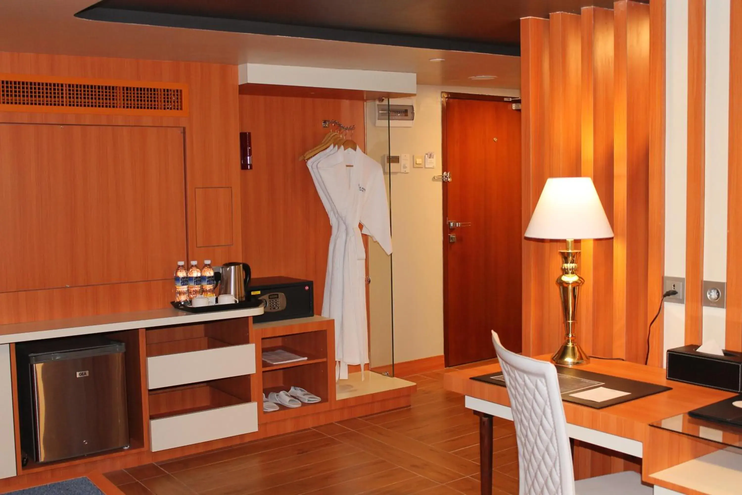Family Room with Balcony in Doulos Phos The Ship Hotel Family Room with Balcony in Doulos Phos The Ship Hotel