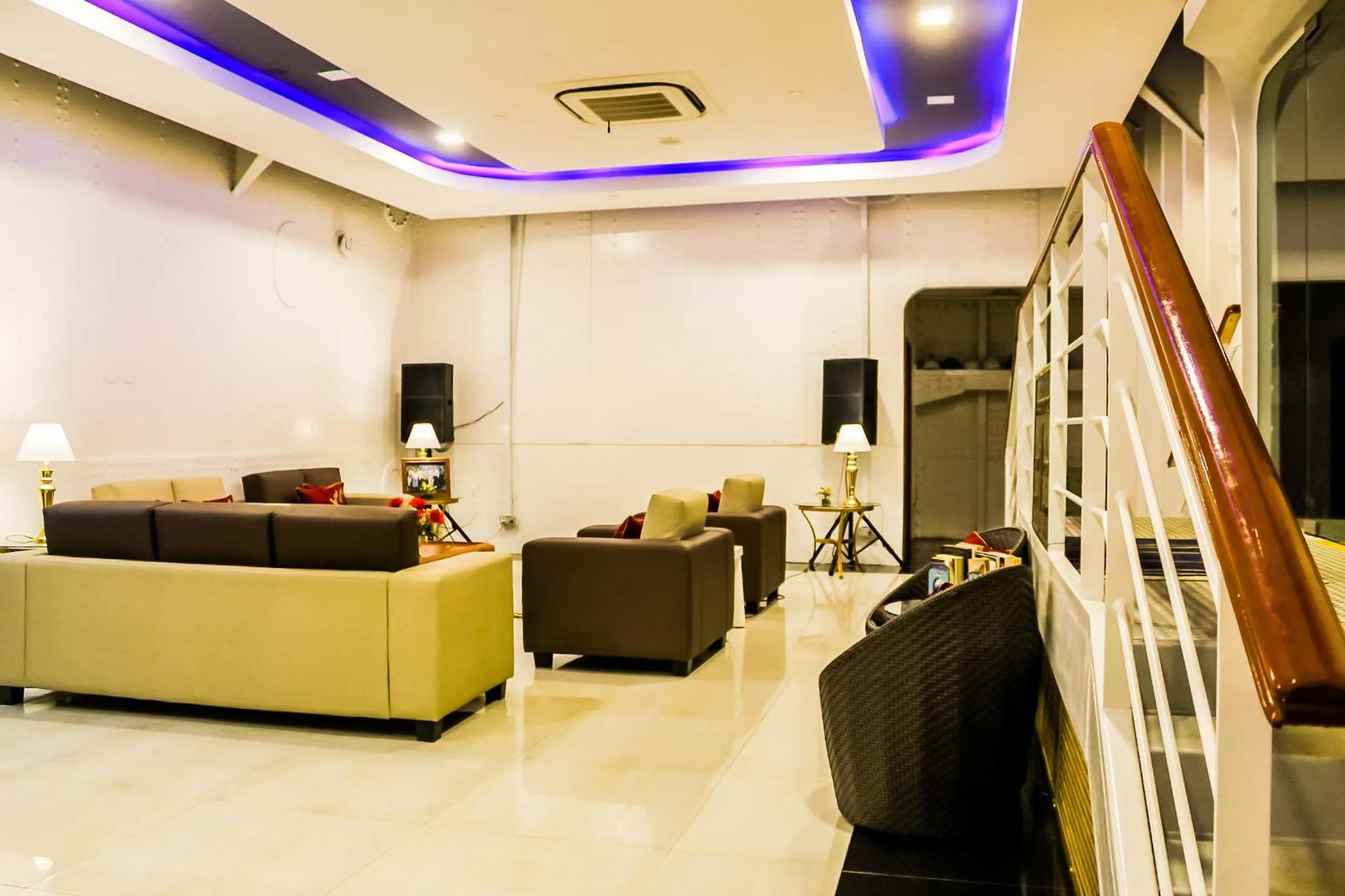 Living room in Doulos Phos The Ship Hotel