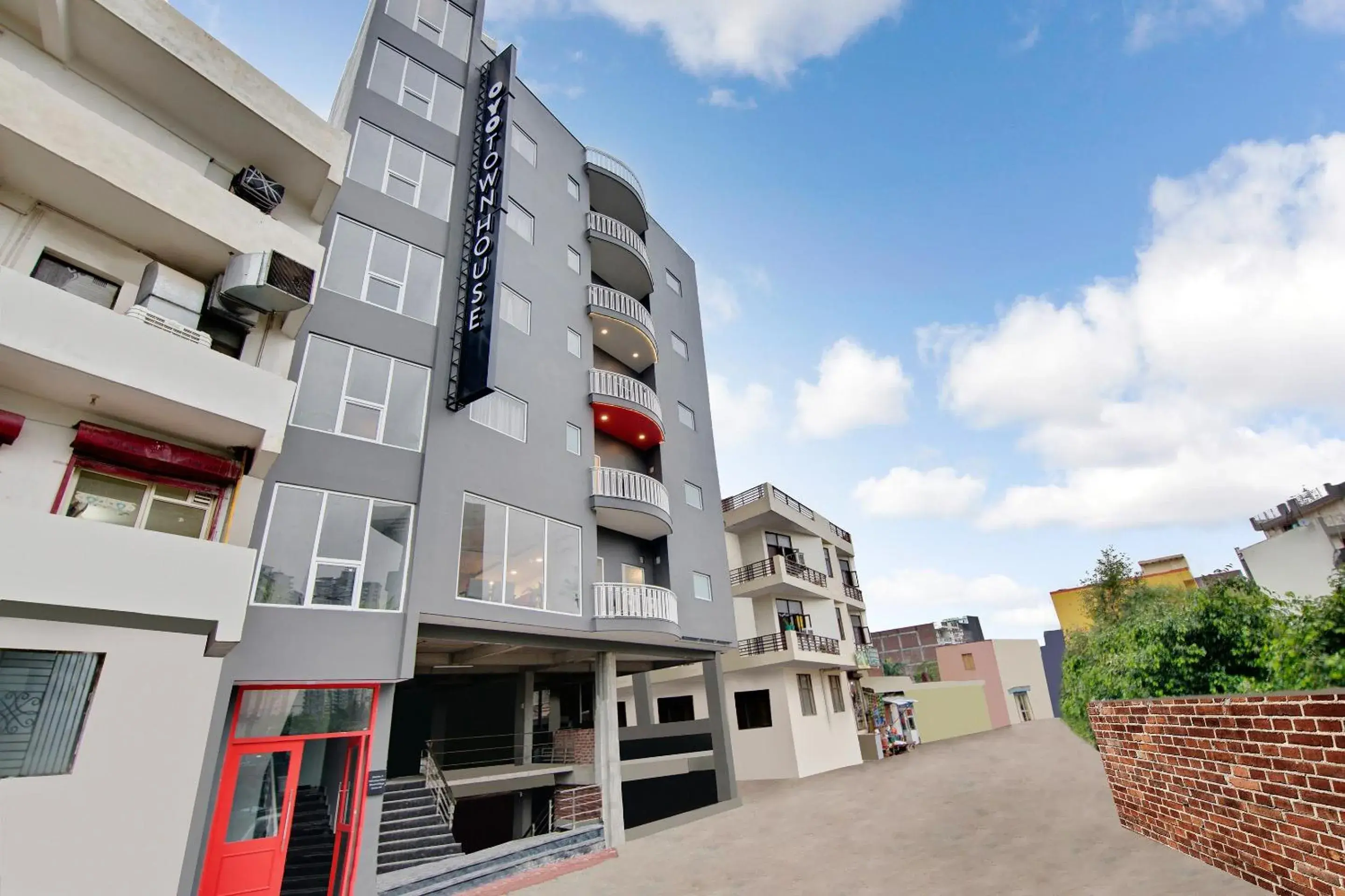 Facade/entrance in Super Townhouse 204 Sector 49 Near Logix city centre Facade/entrance in Super Townhouse 204 Sector 49 Near Logix city centre