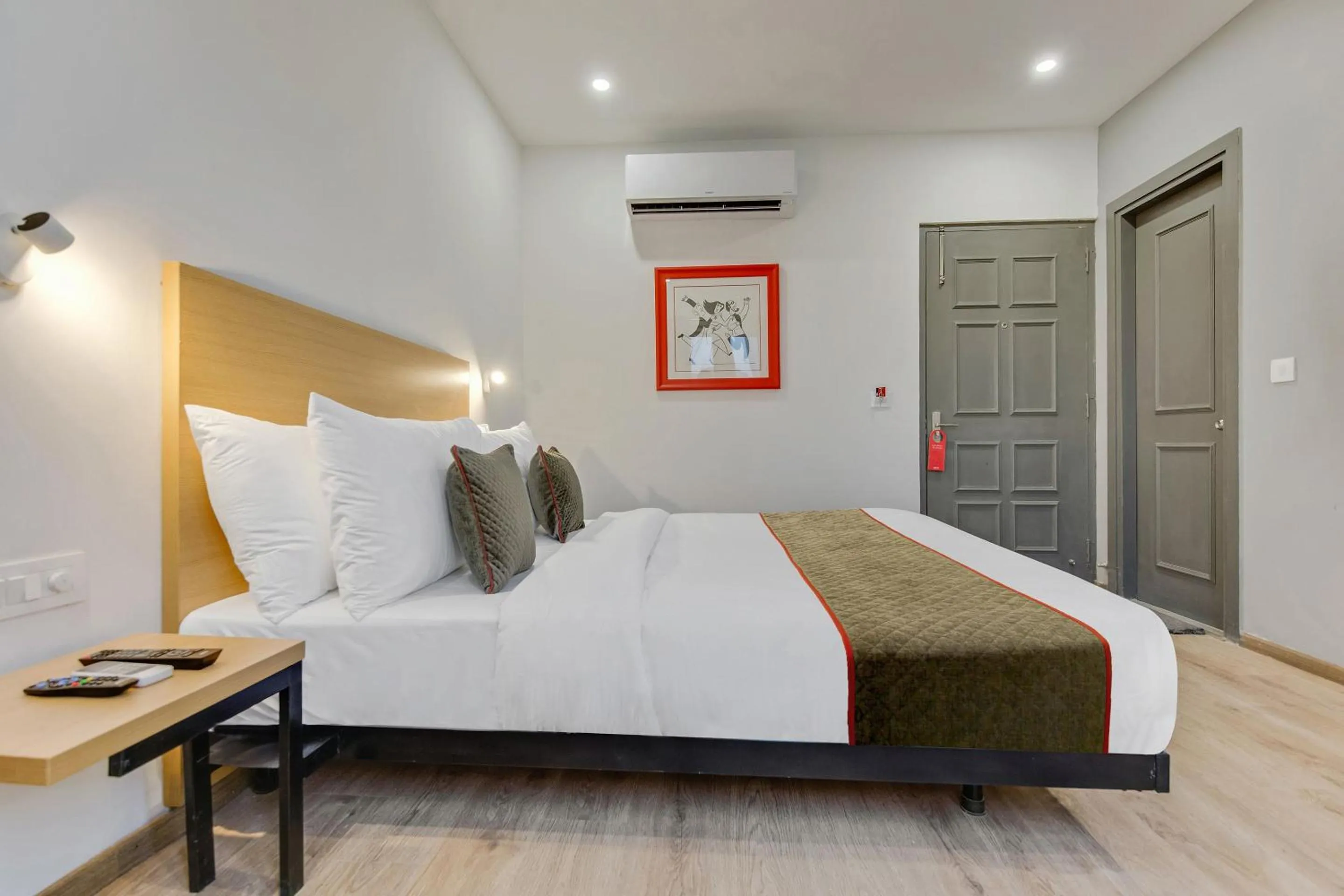 Bedroom, Bed in Super Townhouse 204 Sector 49 Near Logix city centre