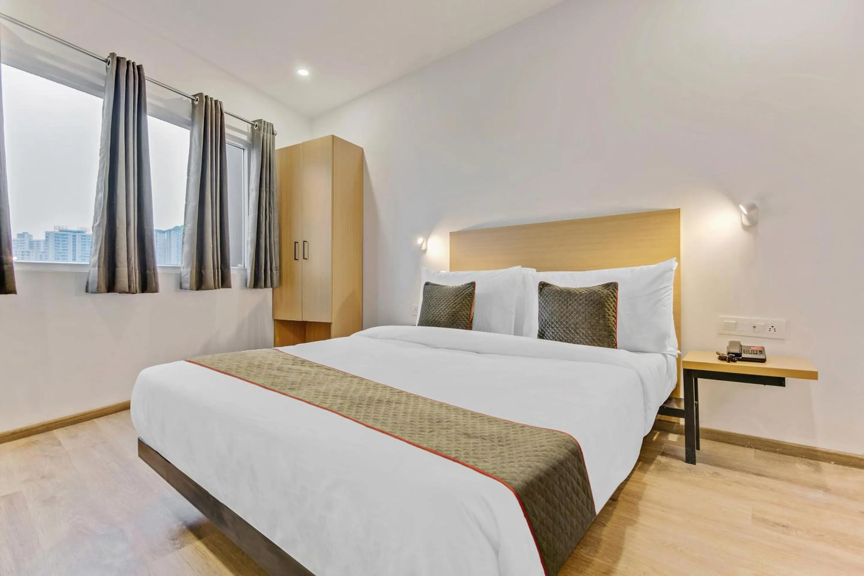 Bedroom, Bed in Super Townhouse 204 Sector 49 Near Logix city centre