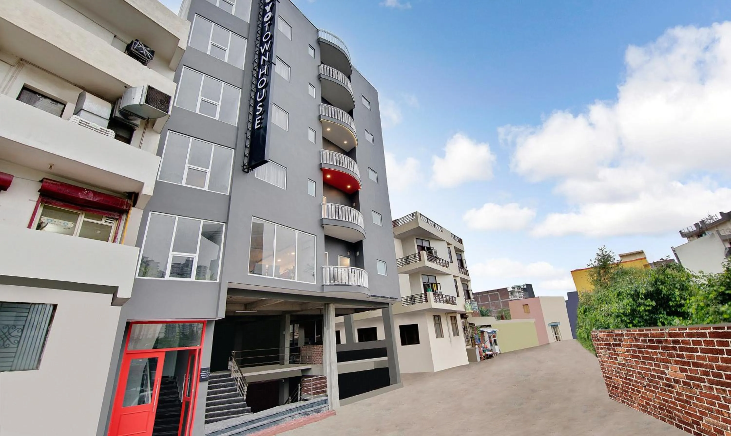 Facade/entrance in Super Townhouse 204 Sector 49 Near Logix city centre