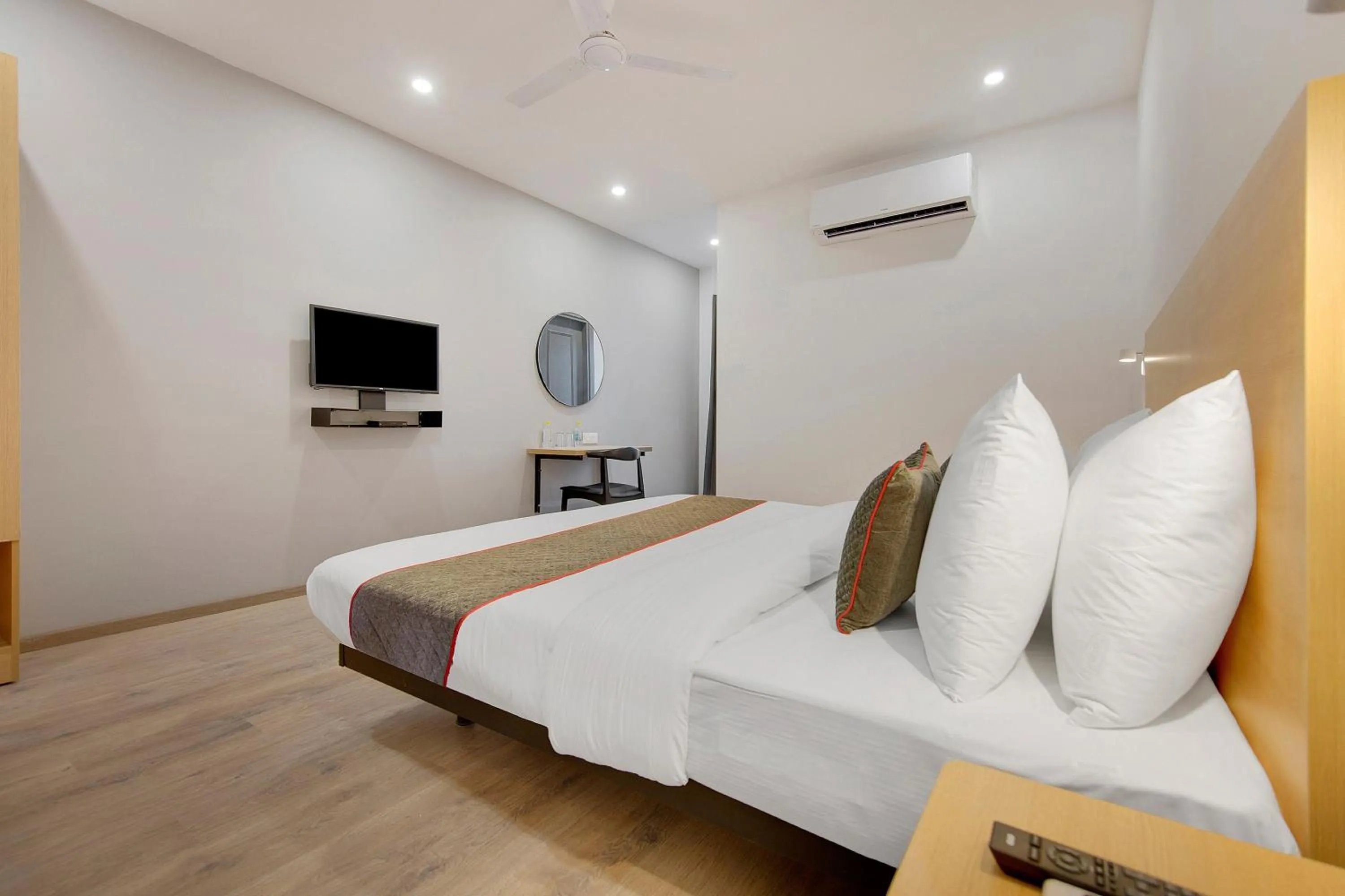 Other, Bed in Super Townhouse 204 Sector 49 Near Logix city centre