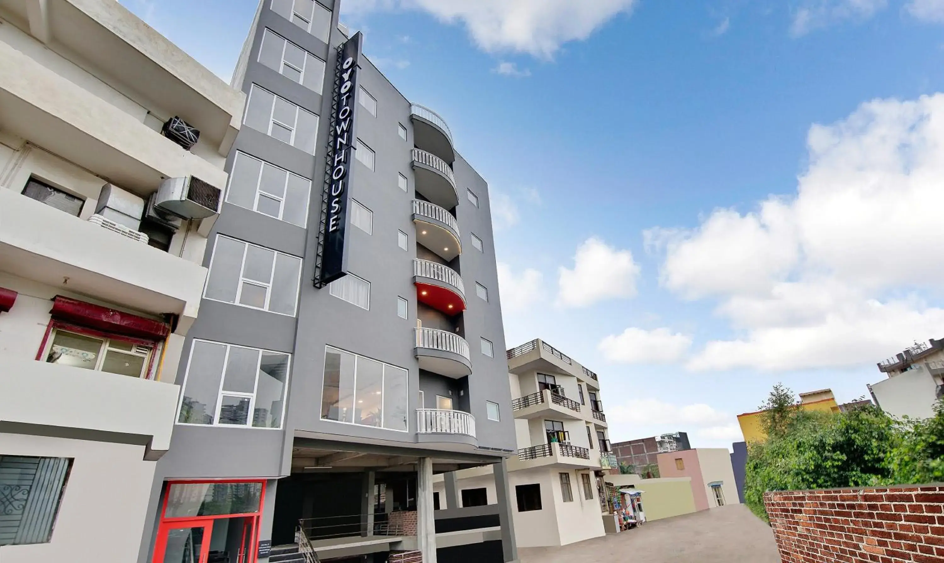 Facade/entrance in Super Townhouse 204 Sector 49 Near Logix city centre Facade/entrance in Super Townhouse 204 Sector 49 Near Logix city centre