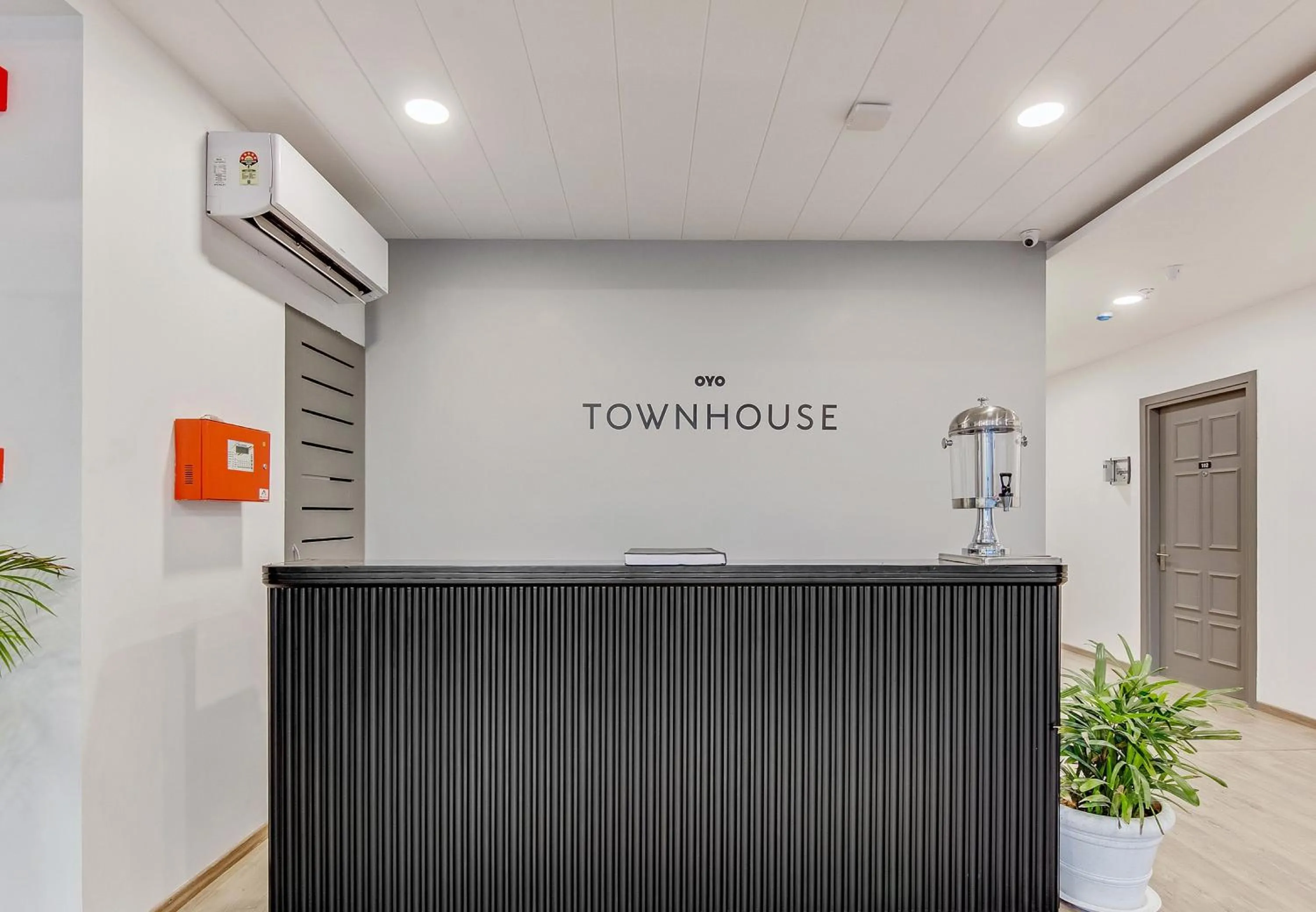 Lobby or reception in Super Townhouse 204 Sector 49 Near Logix city centre