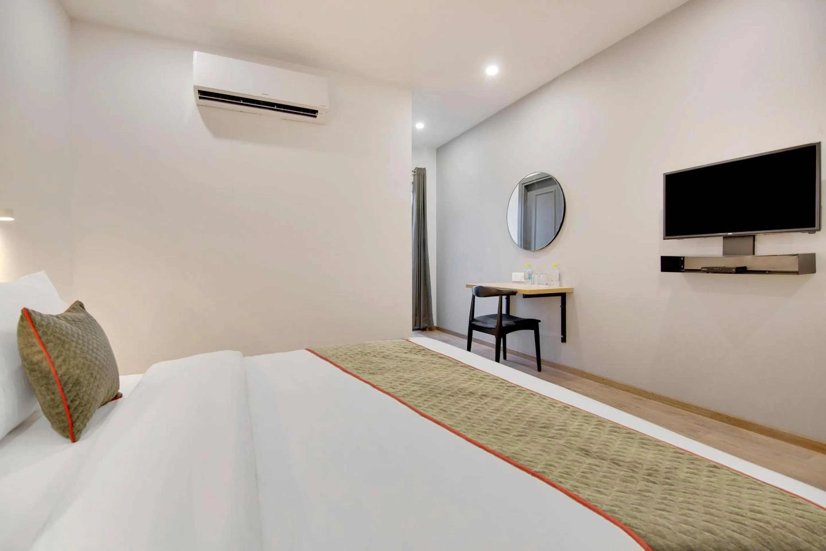 Bedroom, Bed in Super Townhouse 204 Sector 49 Near Logix city centre