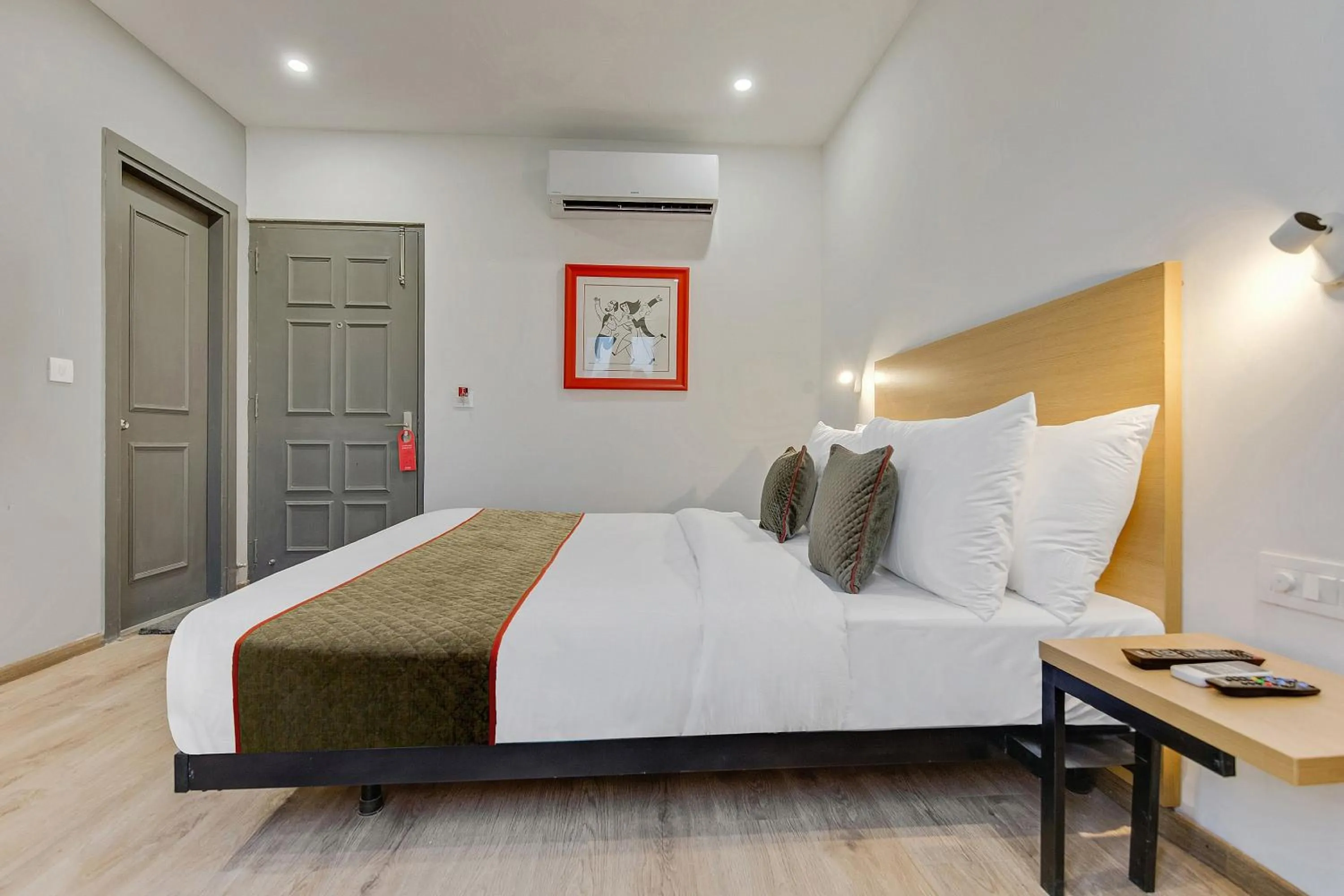 Other, Bed in Super Townhouse 204 Sector 49 Near Logix city centre