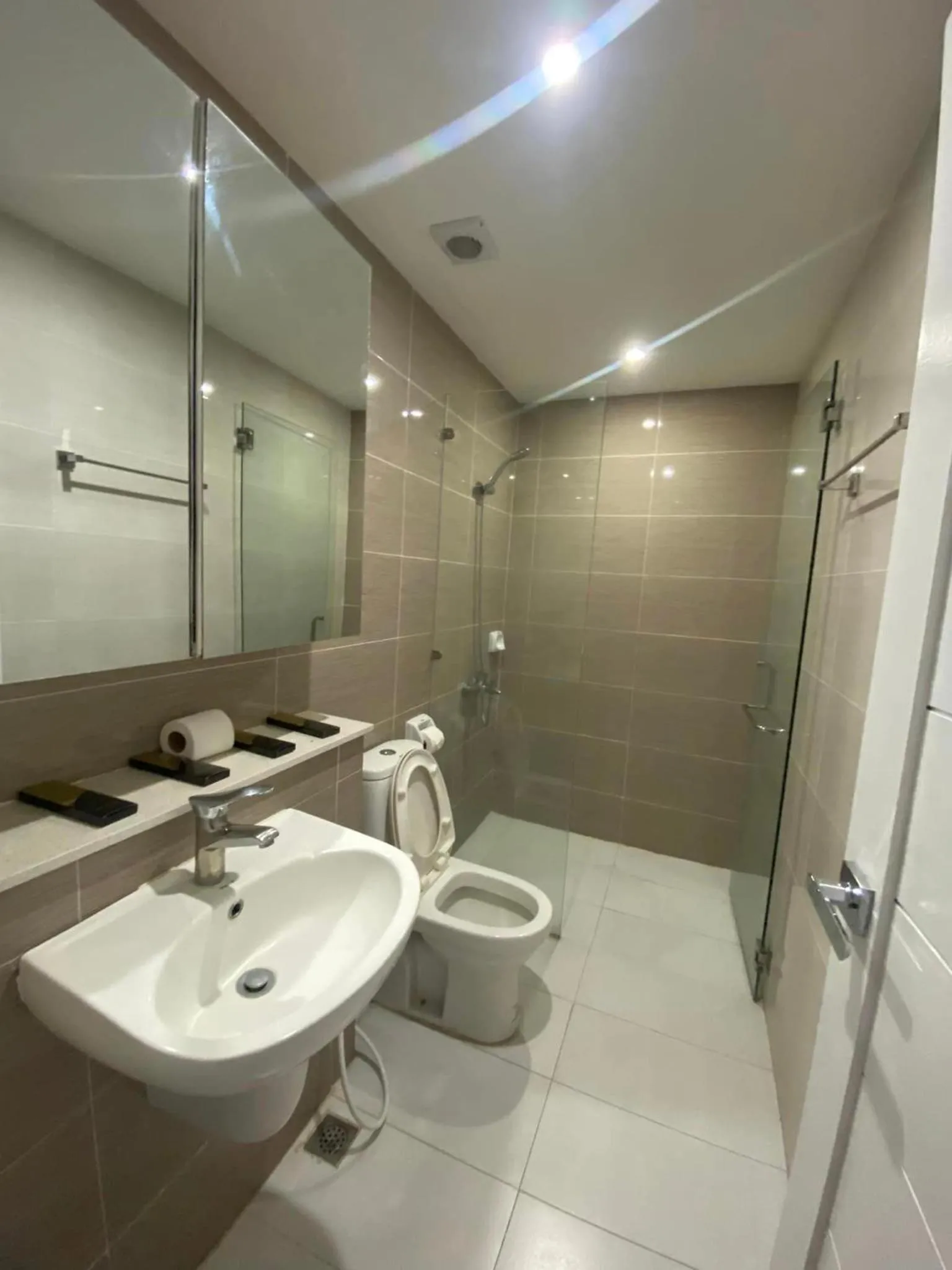 Chequers Suites Subic Bay