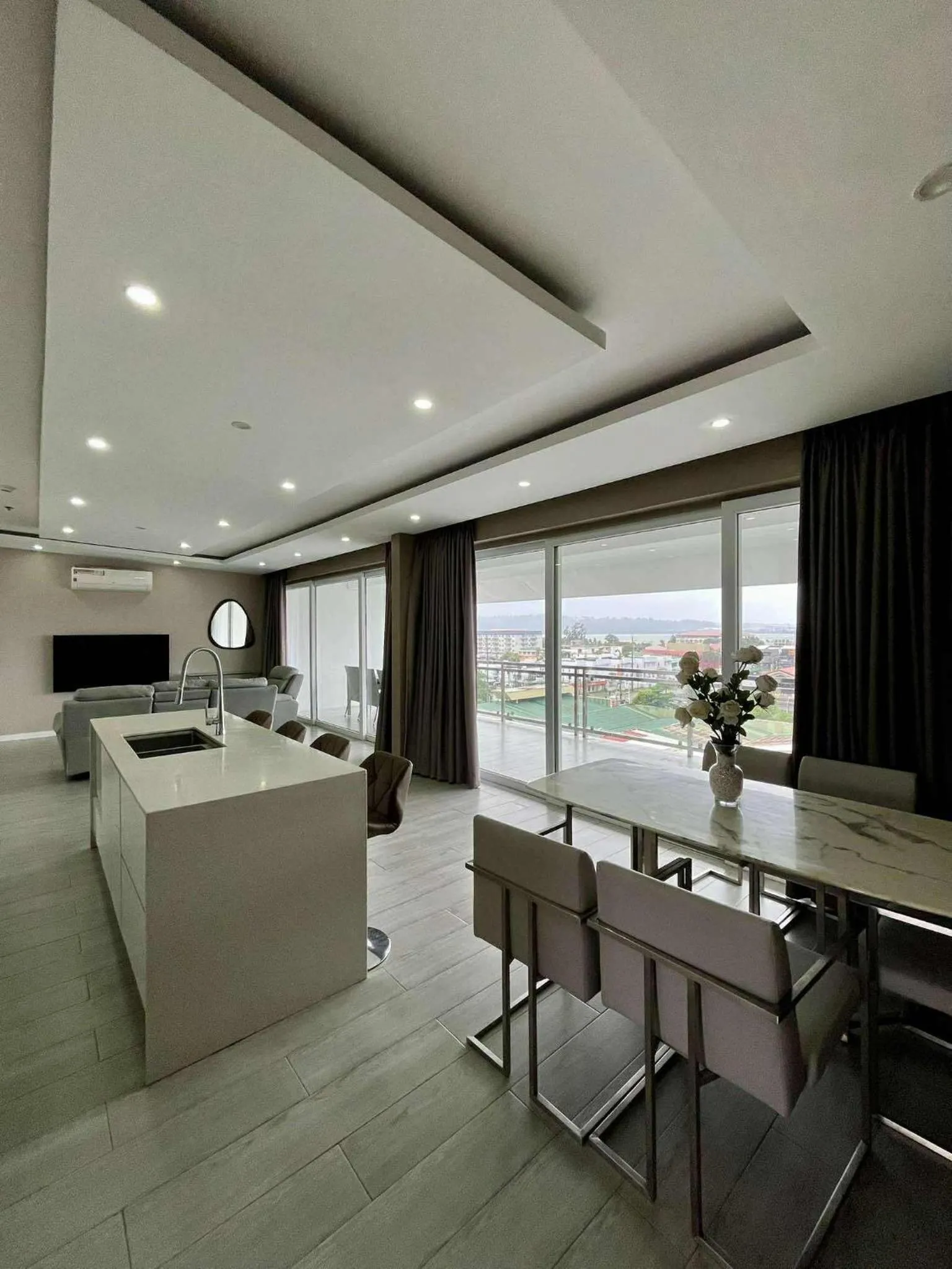 Chequers Suites Subic Bay