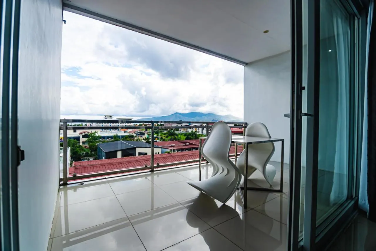 Chequers Suites Subic Bay