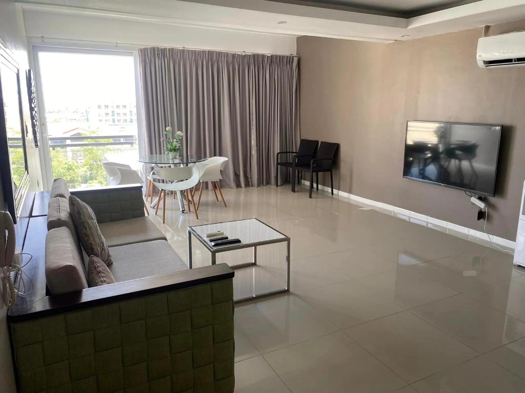 Chequers Suites Subic Bay