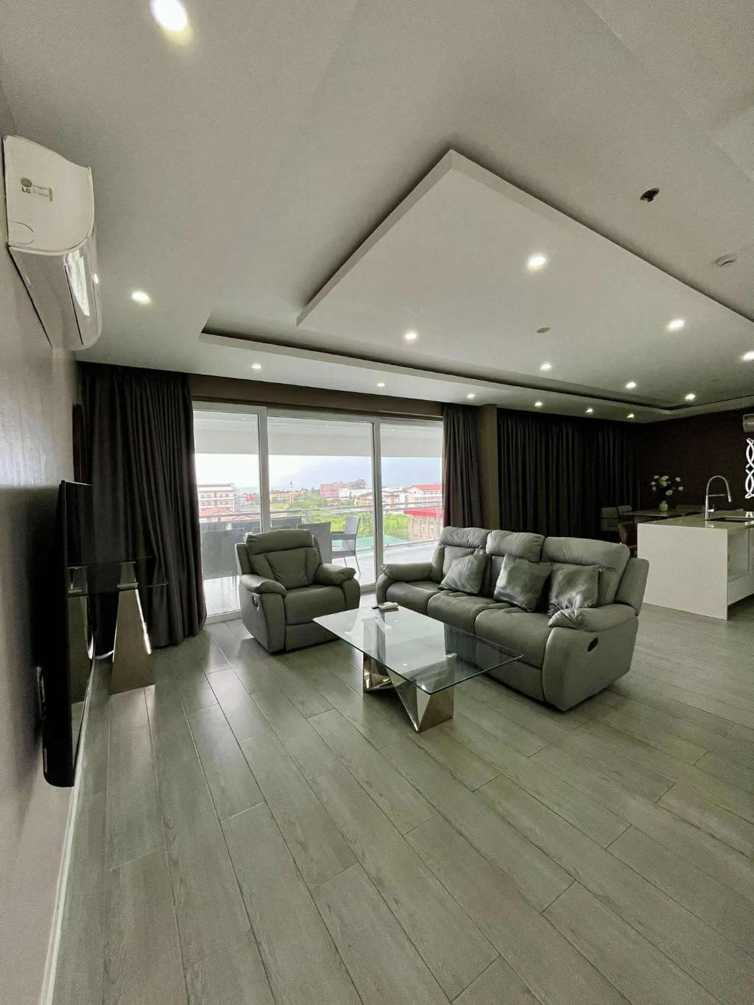 Chequers Suites Subic Bay