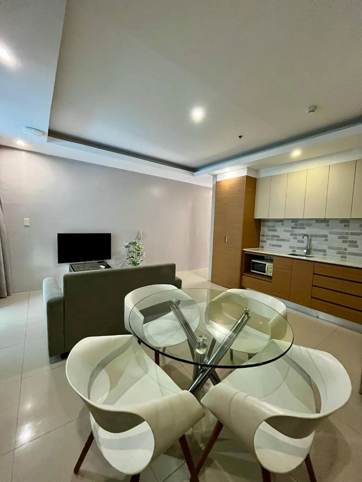 Chequers Suites Subic Bay