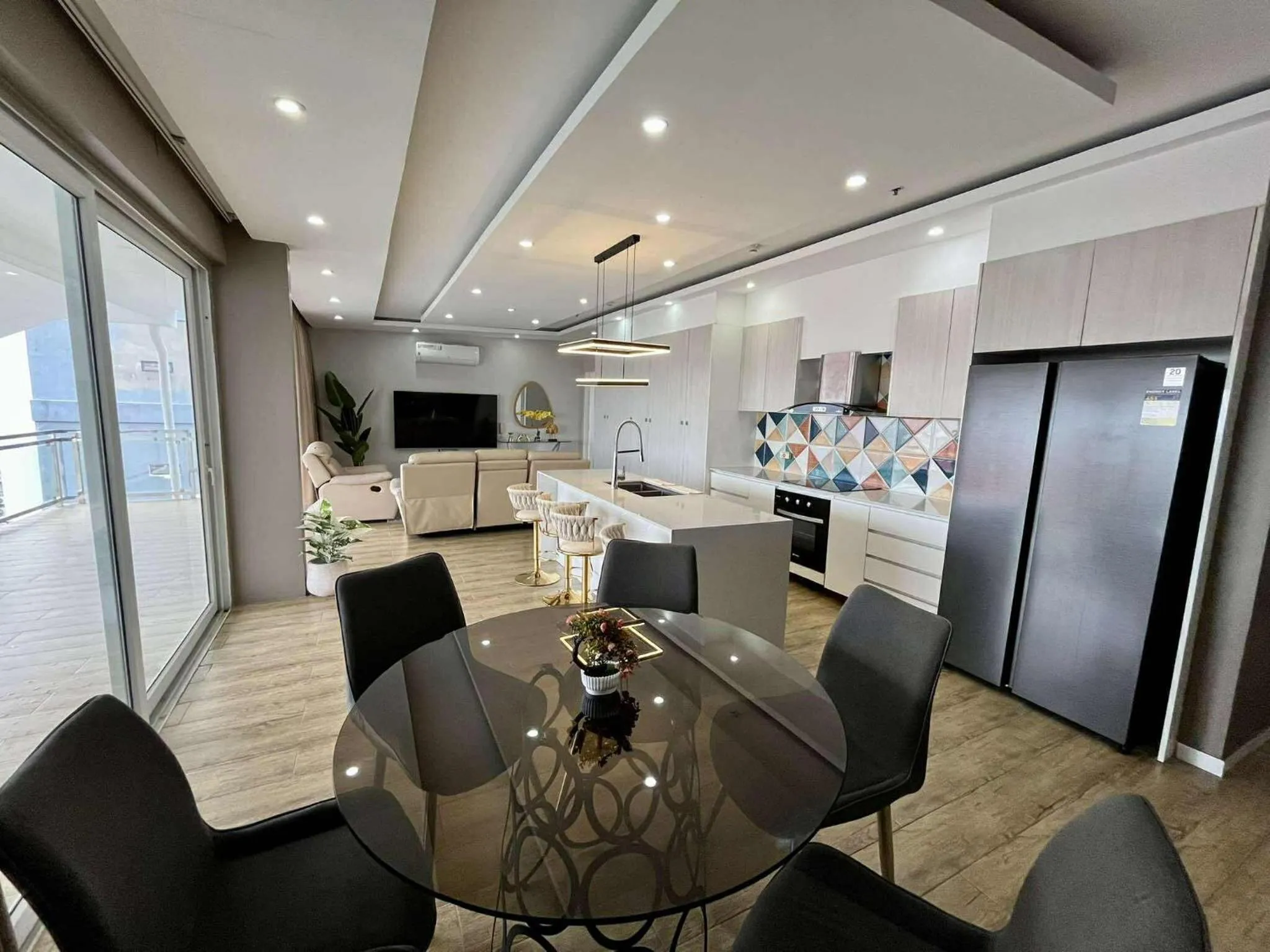 Chequers Suites Subic Bay