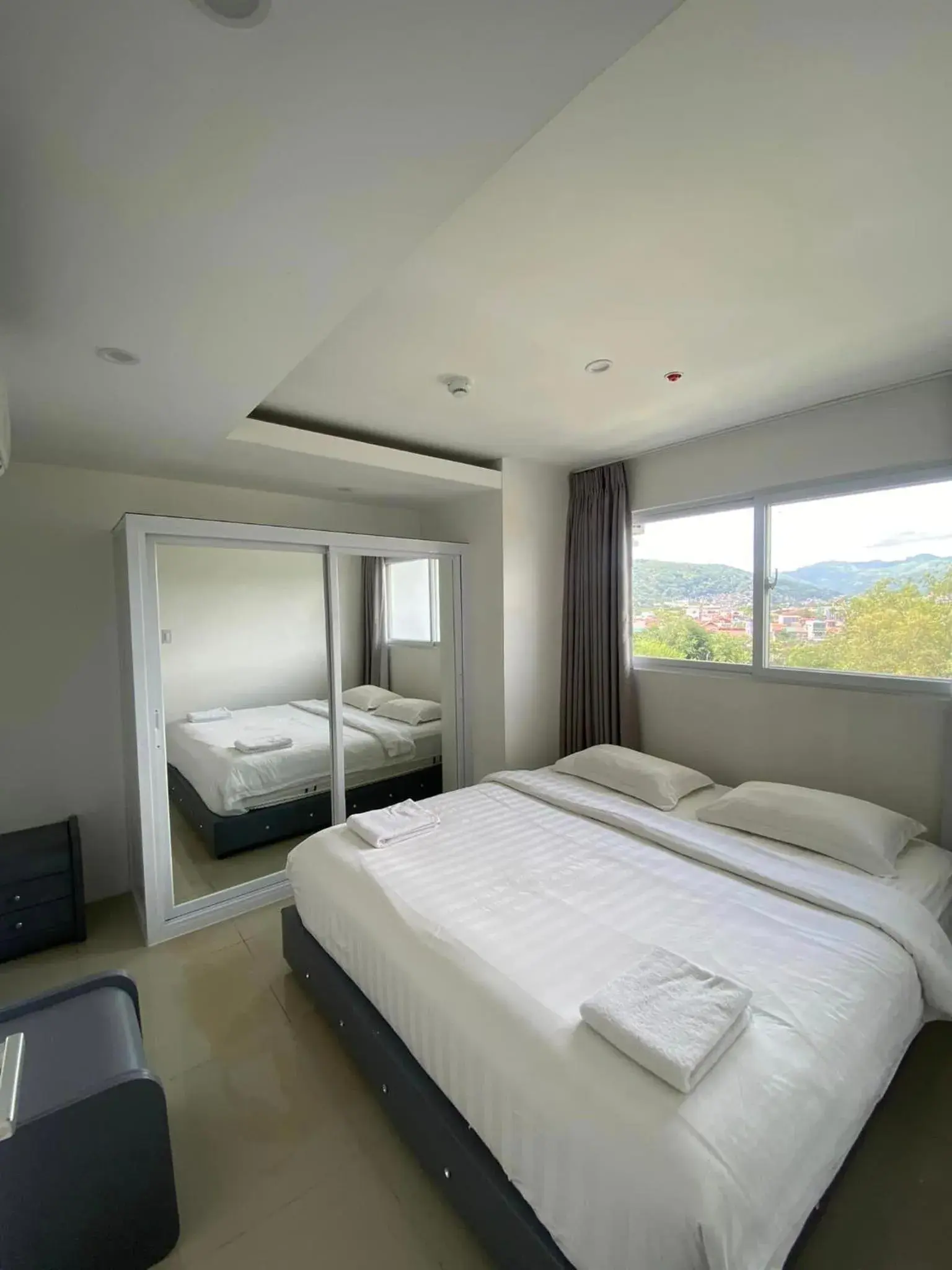 Bed in Chequers Suites Subic Bay Bed in Chequers Suites Subic Bay