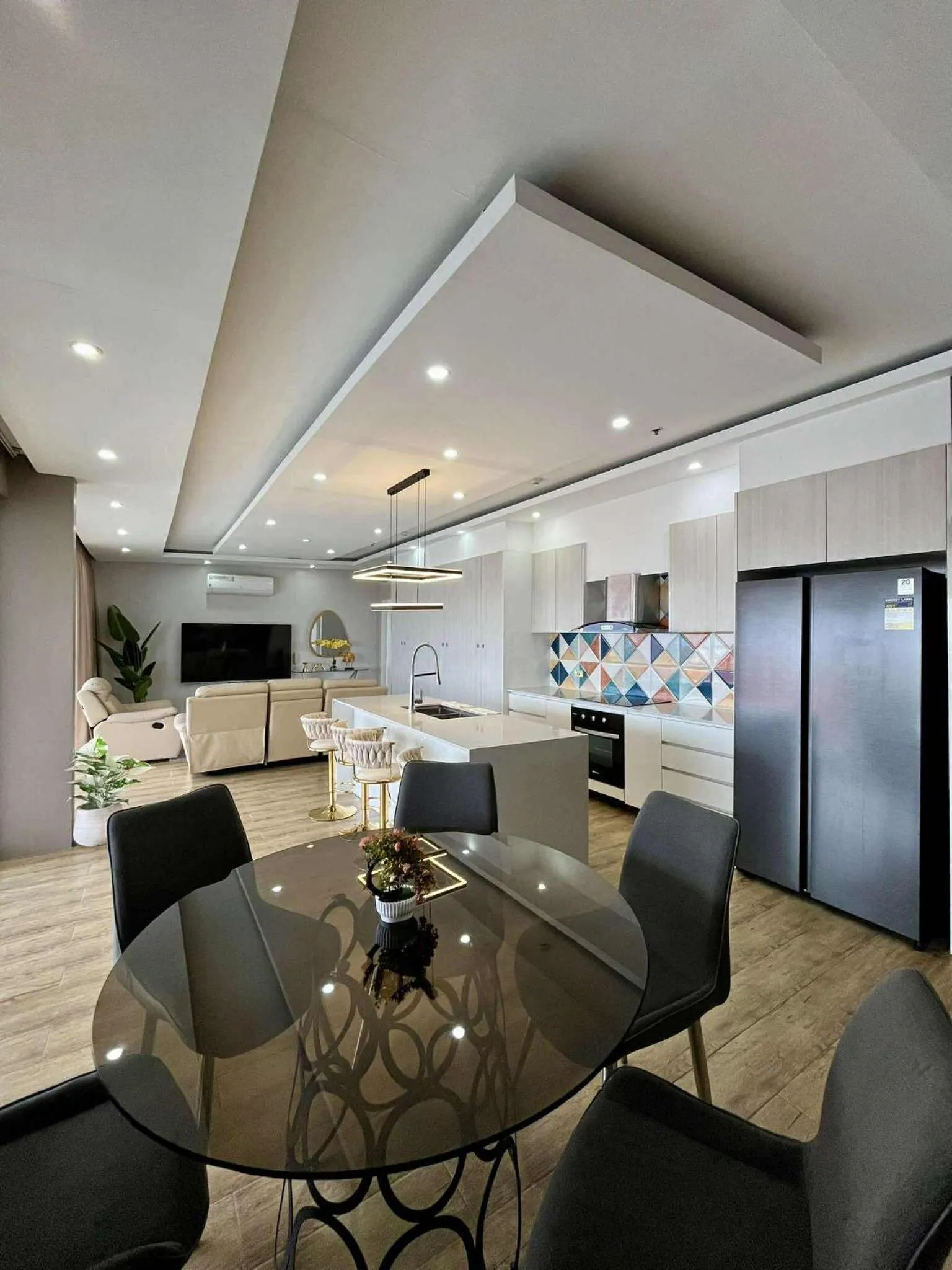 Chequers Suites Subic Bay