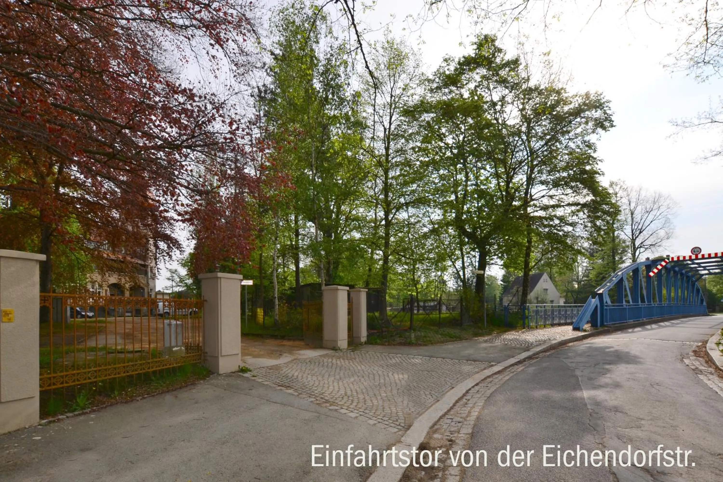 Area and facilities in Villa Ephraim