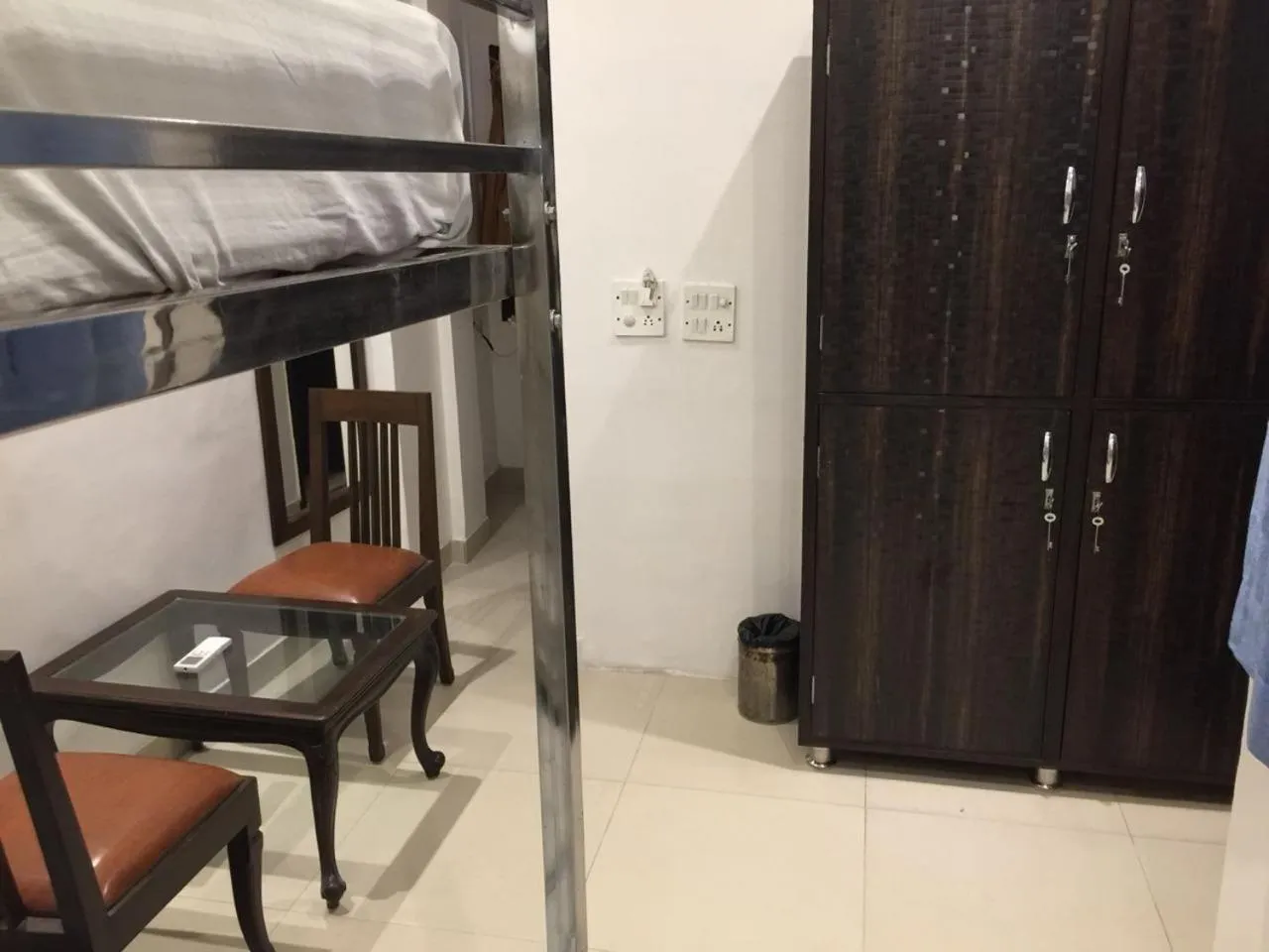 bunk bed, Bed in Amax Inn