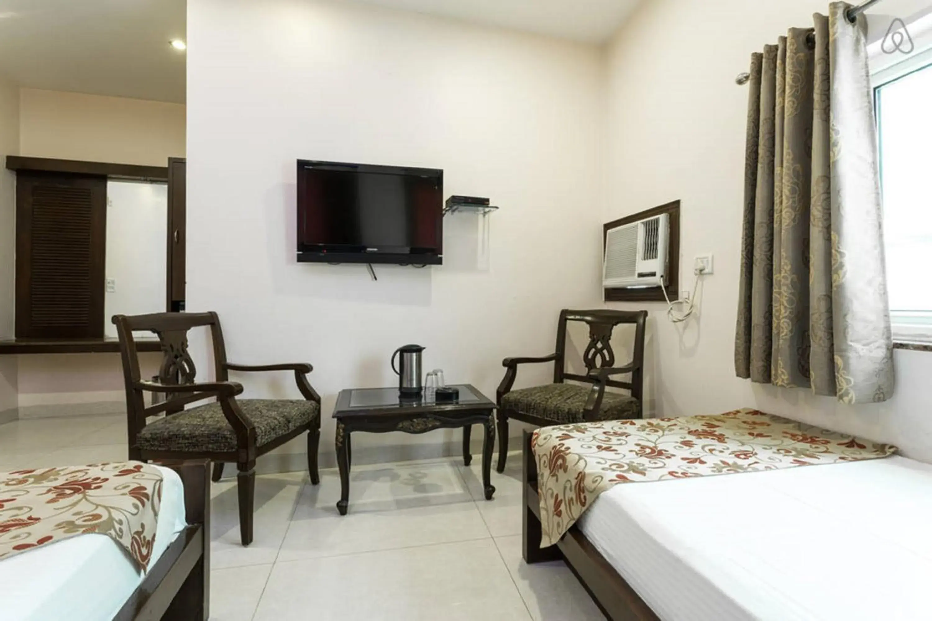 View (from property/room), Bed in Amax Inn View (from property/room), Bed in Amax Inn