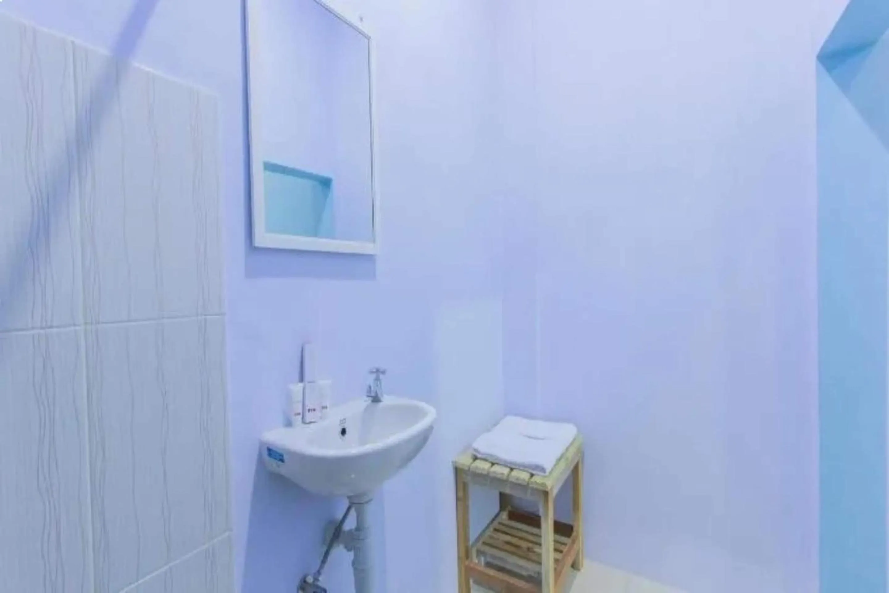 Bathroom in Hotel O Asipra House